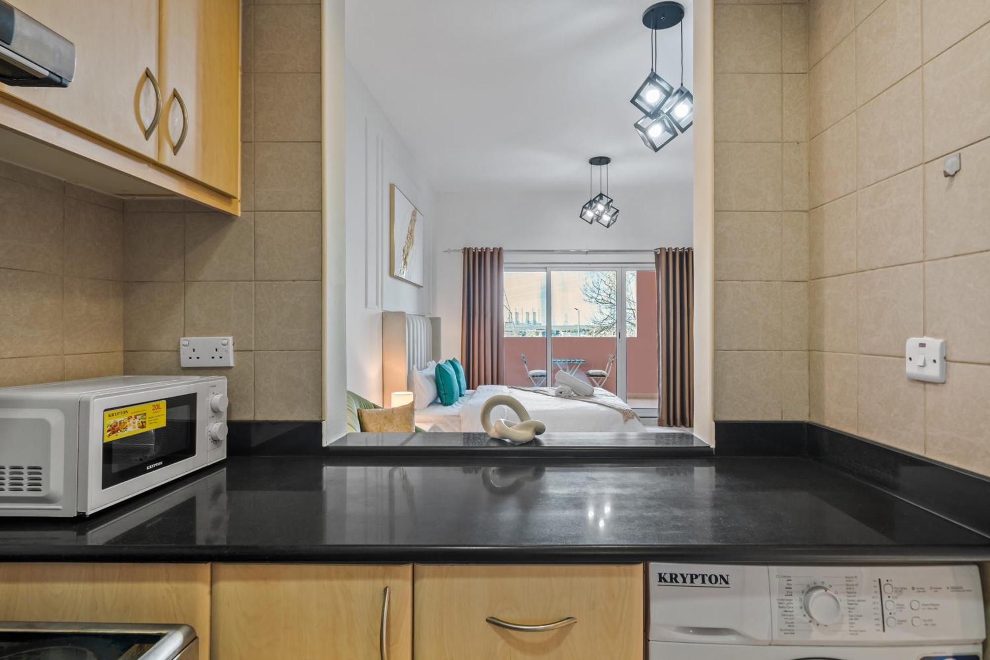 Luxurious Near Jbr Apartment Dubai