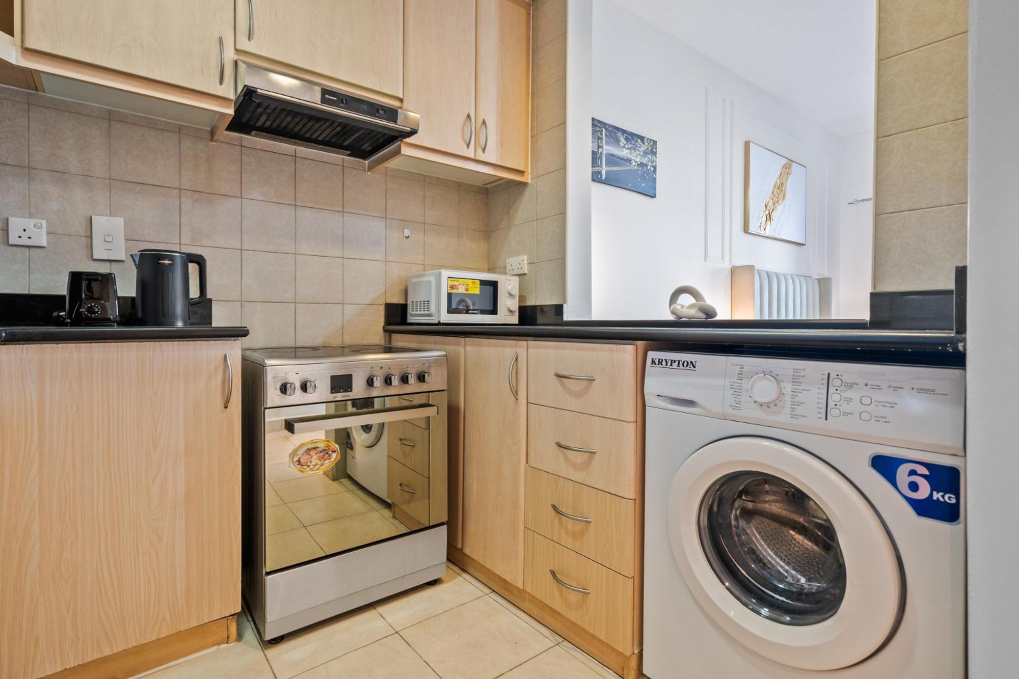 Luxurious Near Jbr Apartment