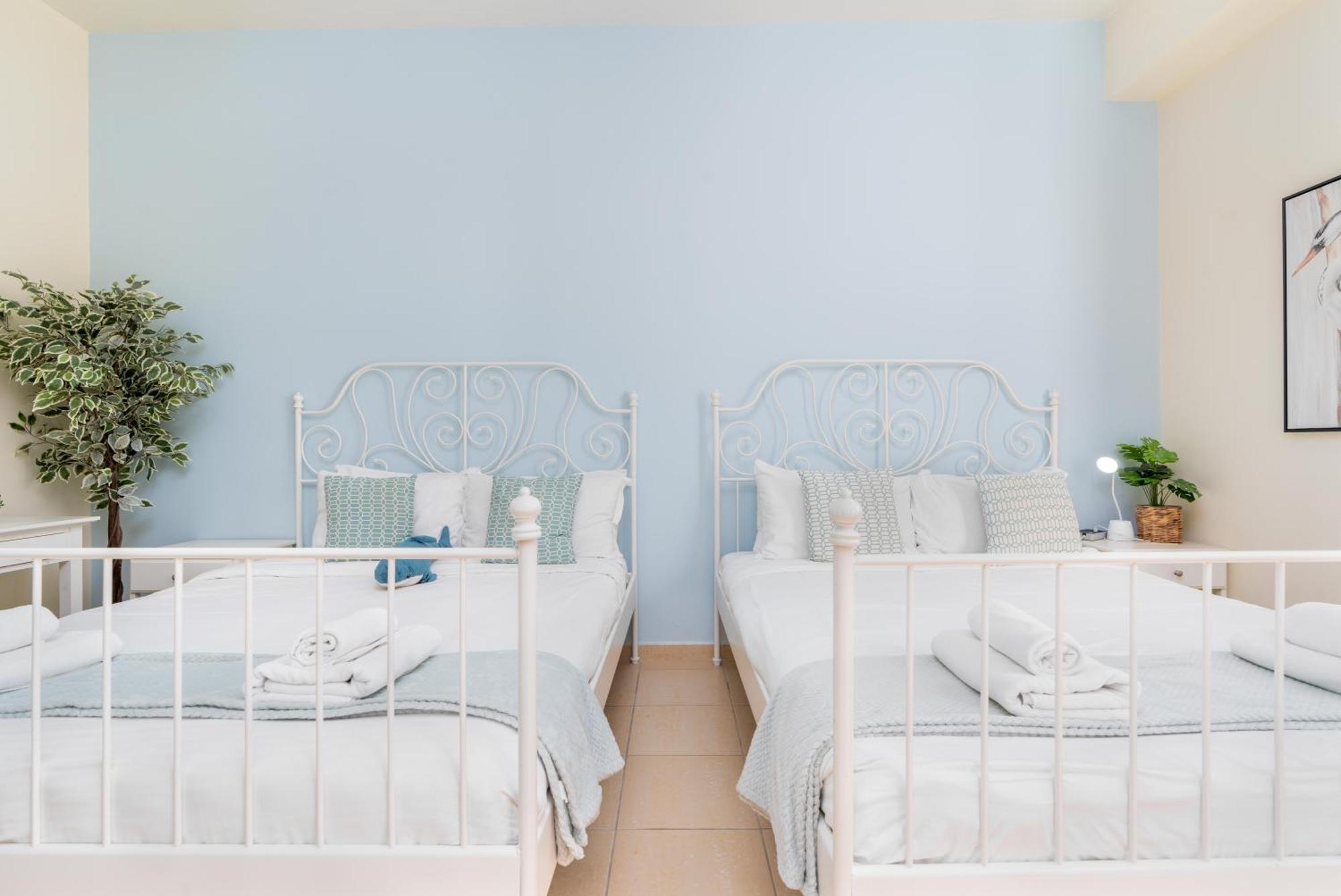 7 Beds / Jbr / Sea, Jbr And Ain Views / 3 Min Walk From Jbr / Large Groups And Families / Ideal Vacation Location Apartment *