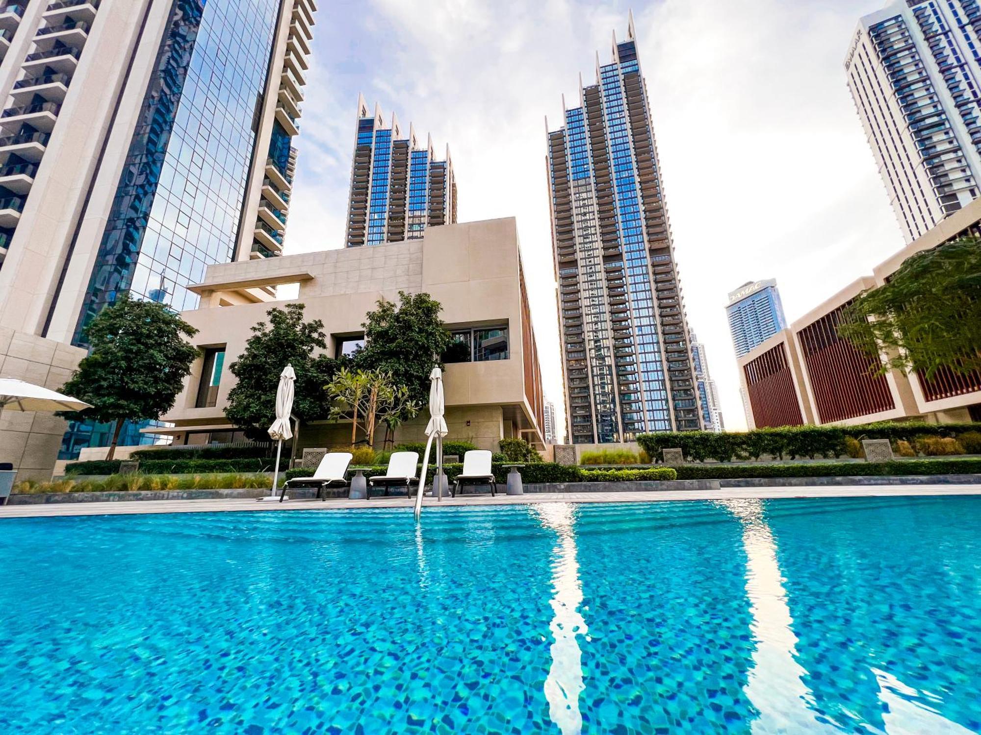 Downtown Luxury - Stunning Burj Khalifa & Sea View - 5 Minutes Walk To Mall Dubái