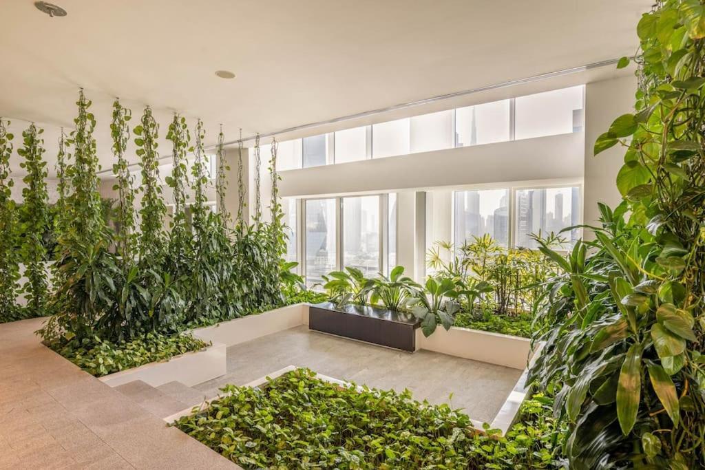 Apartamento Luxury Retreat, & Sea Views, Metro Nearby Dubai