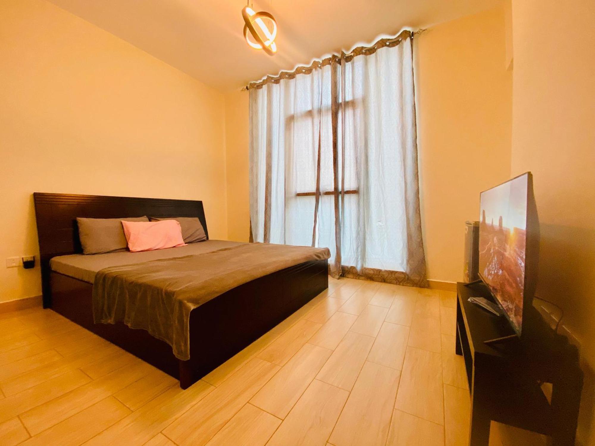 Executive Master Bedroom In Shared Dubai