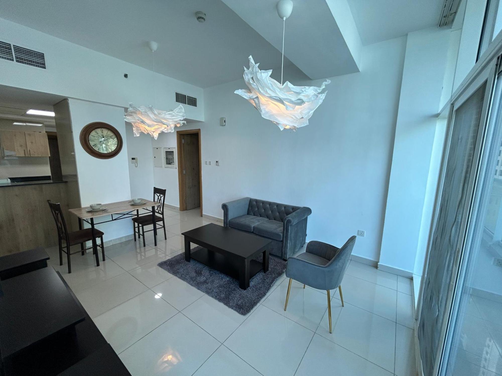 Golden Vacation Homes Continental Tower Marina Apartemen *