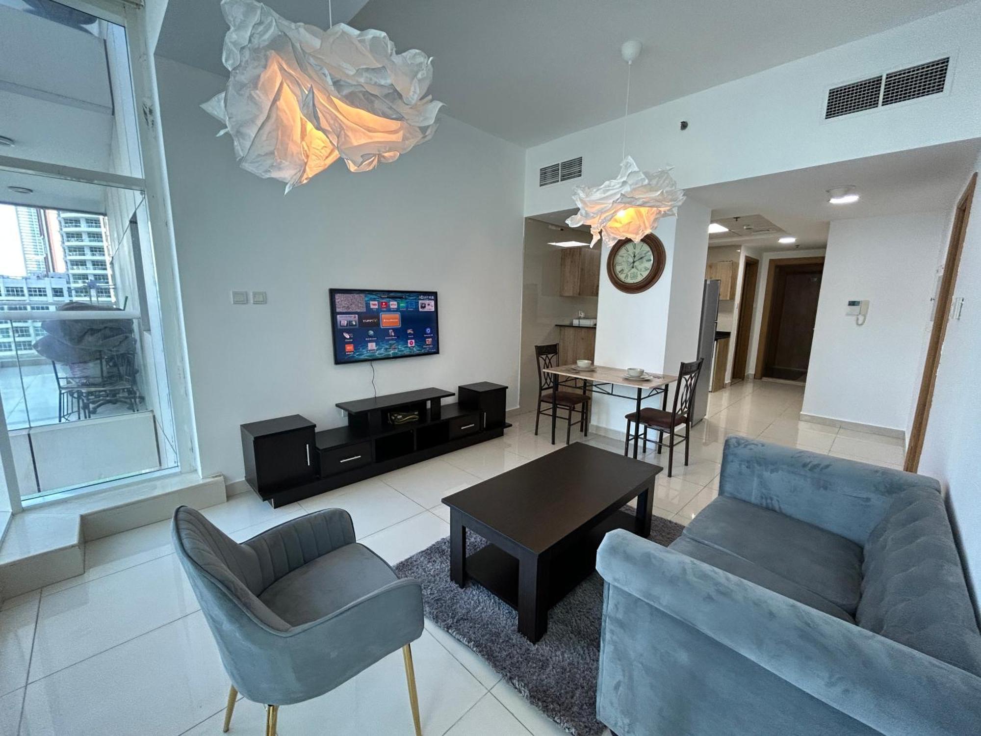 Apartemen Golden Vacation Homes Continental Tower Marina Dubai