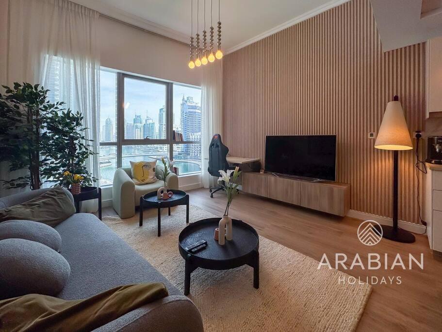 Apartment Exclusive Newly Renovated 1br Full Marina Views Dubai