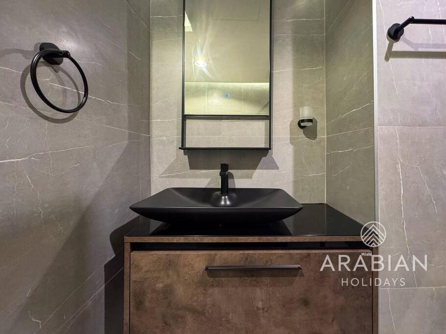 Apartment Exclusive Newly Renovated 1br Full Marina Views