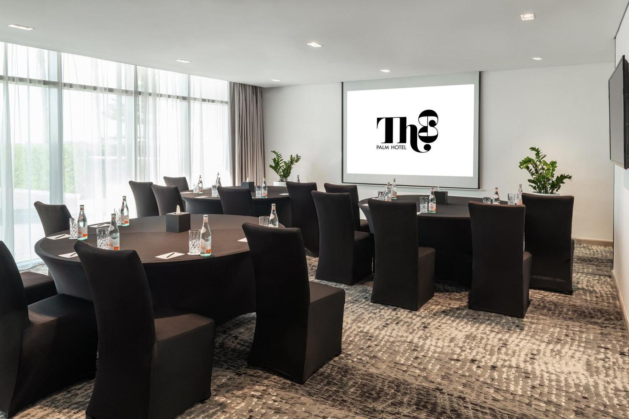 Complex Th8 Palm Resort, Vignette Collection By Ihg Dubai