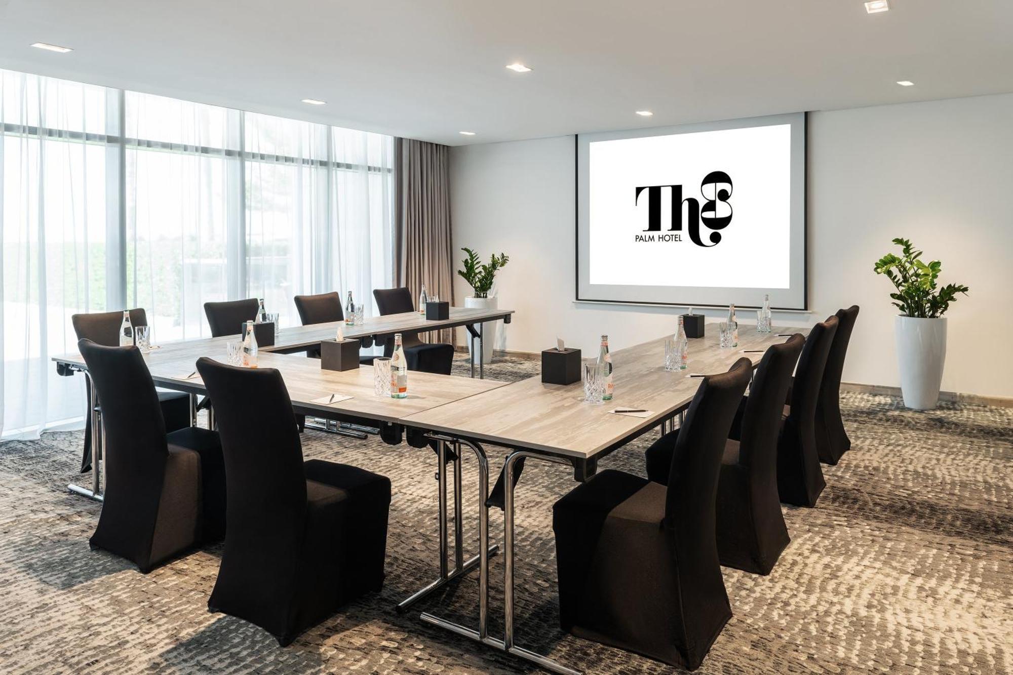 Complex Th8 Palm Resort, Vignette Collection By Ihg Dubai
