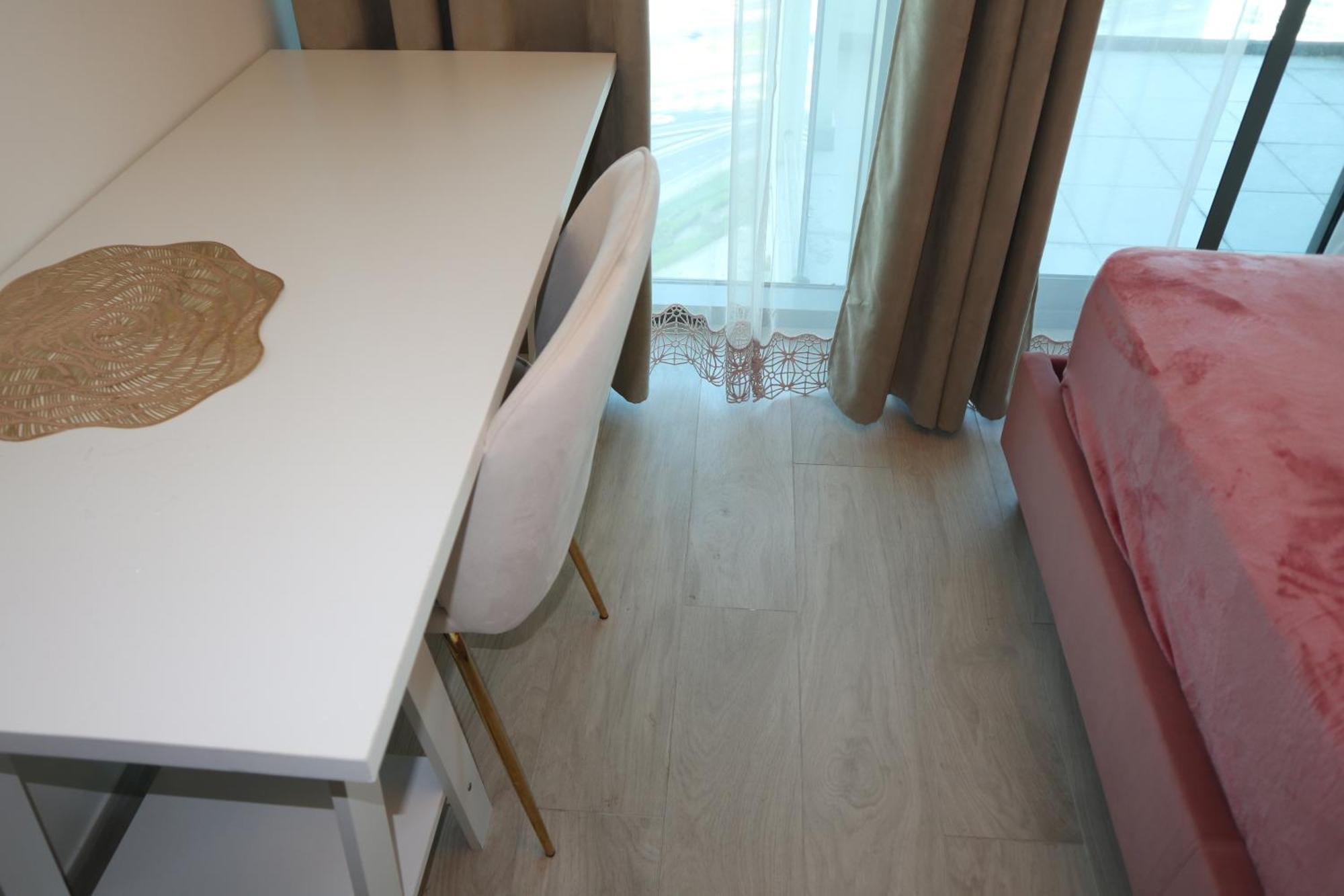 Burj Khalifa View Ensuite King Bedroom In A 2 Bedroom Mall 8mins Apartemen Dubai