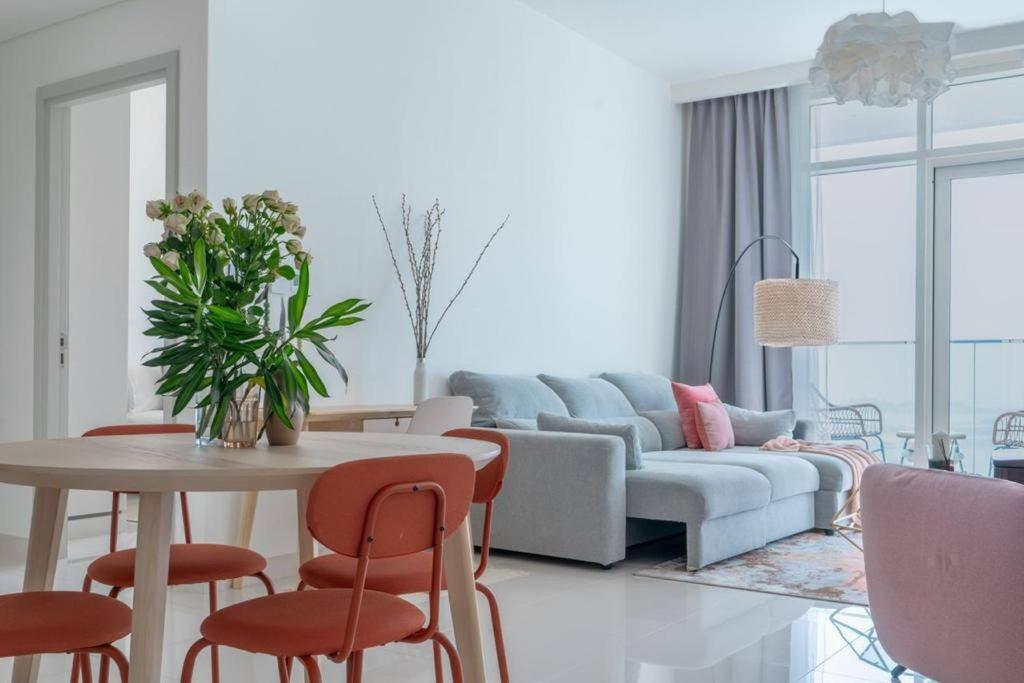 Apartament Luxury Living Private Beach, Emaar Beachfront *