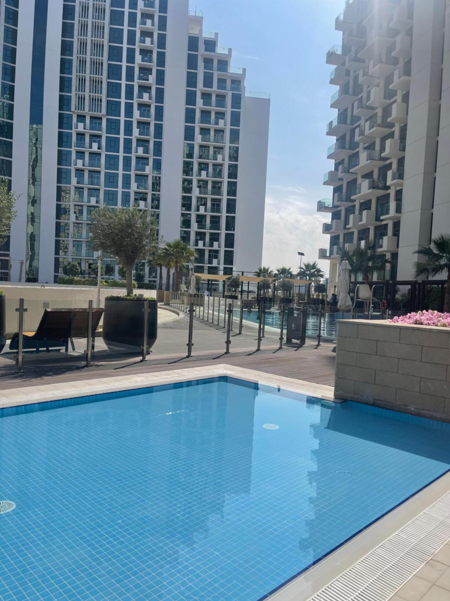 Apartemen Burj Khalifa View Ensuite King Bedroom In A 2 Bedroom Mall 8mins *