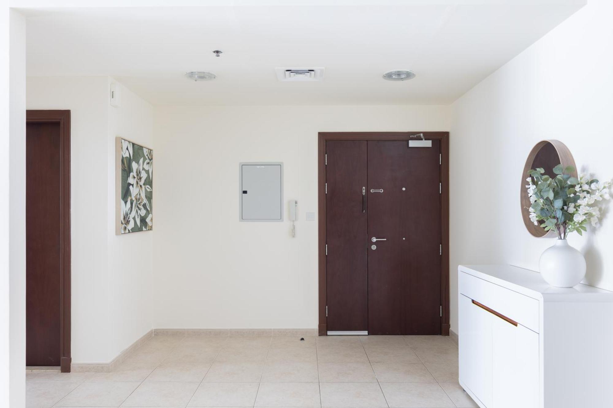 High Floor Elegance,prime Location-close To Tram Dubái