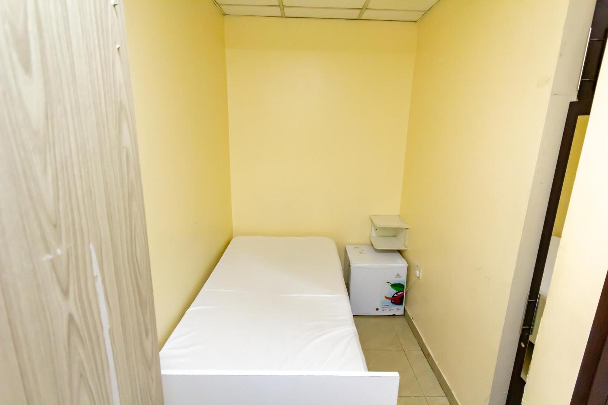 Small Budget For 'girls' Only In Dubai, Marina Gazde/Camere de închiriat Dubai
