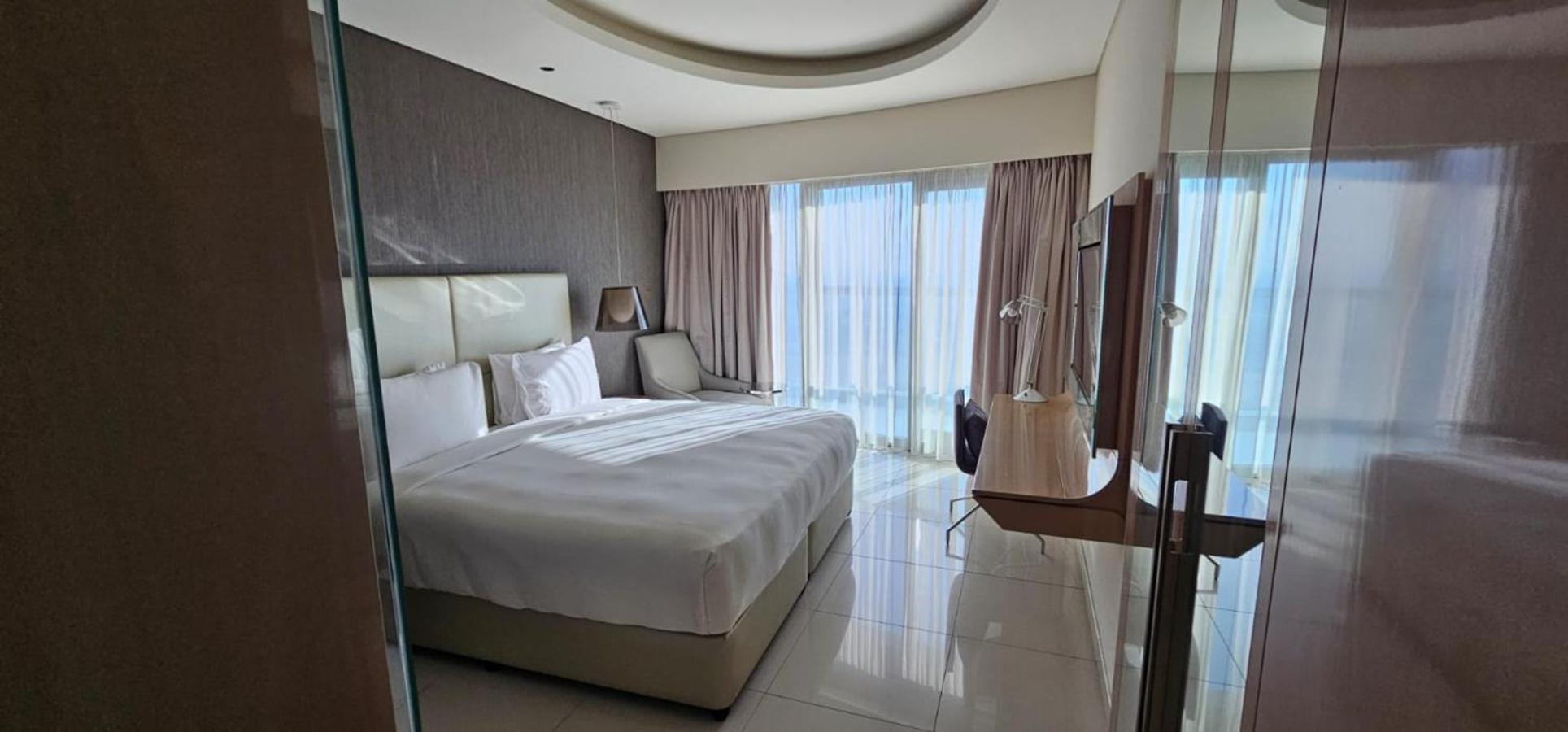 Paramount Towers - Elegant Dubai