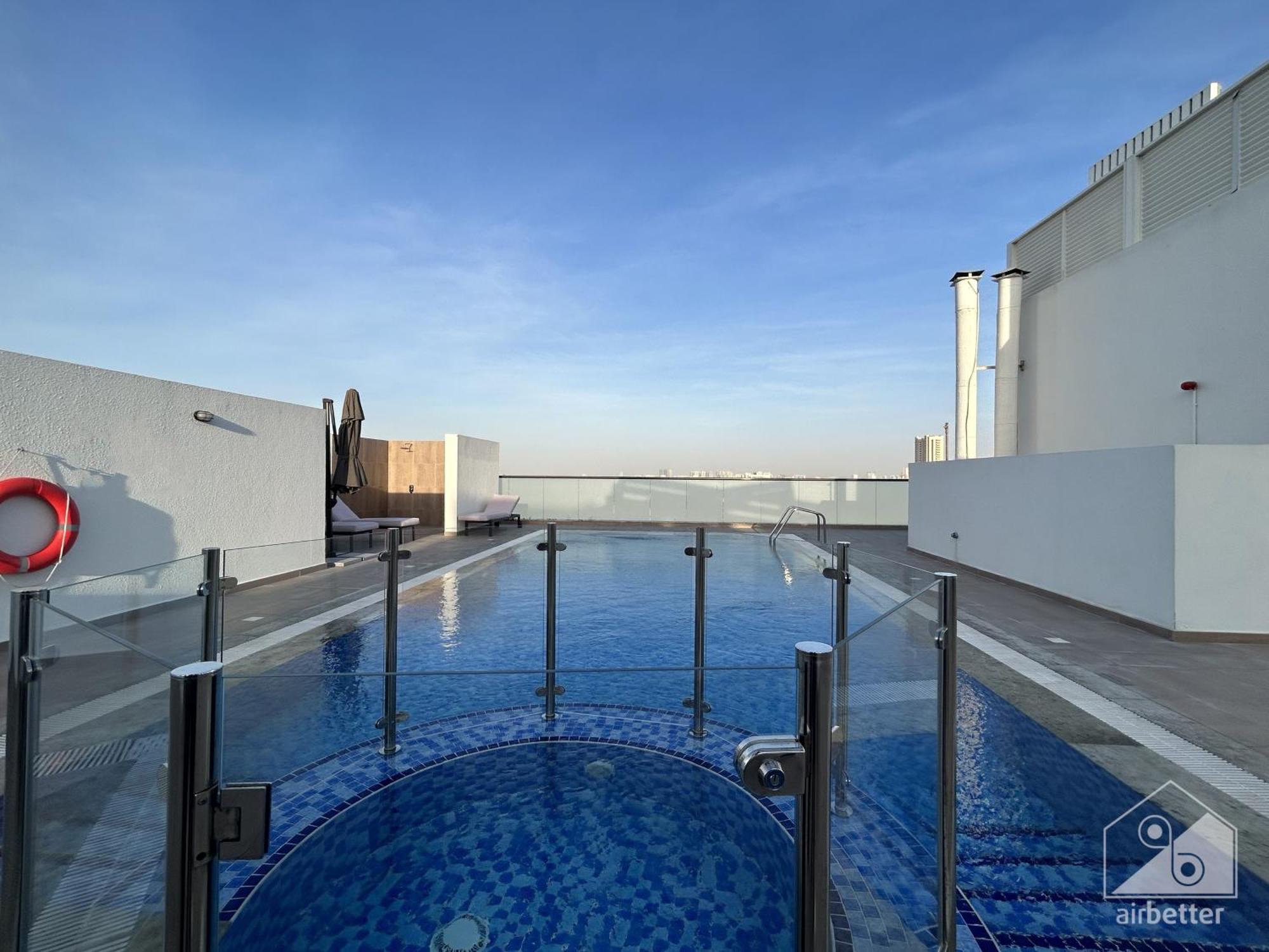 Spacious With Balcony In Al Majan Apartament