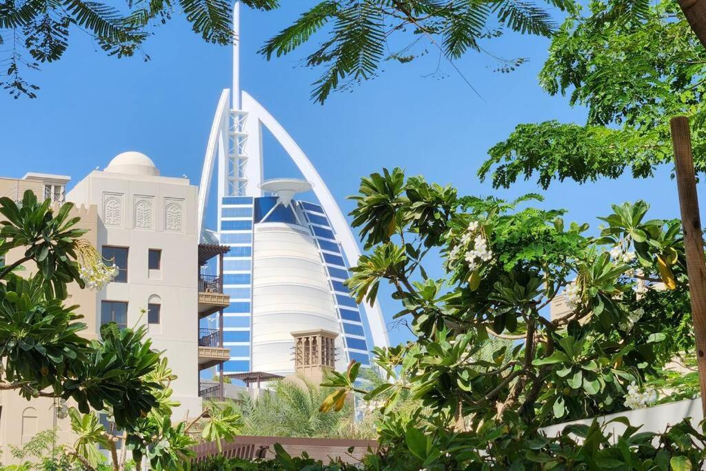 Post Modern Near Burj Al Arab Apartamento