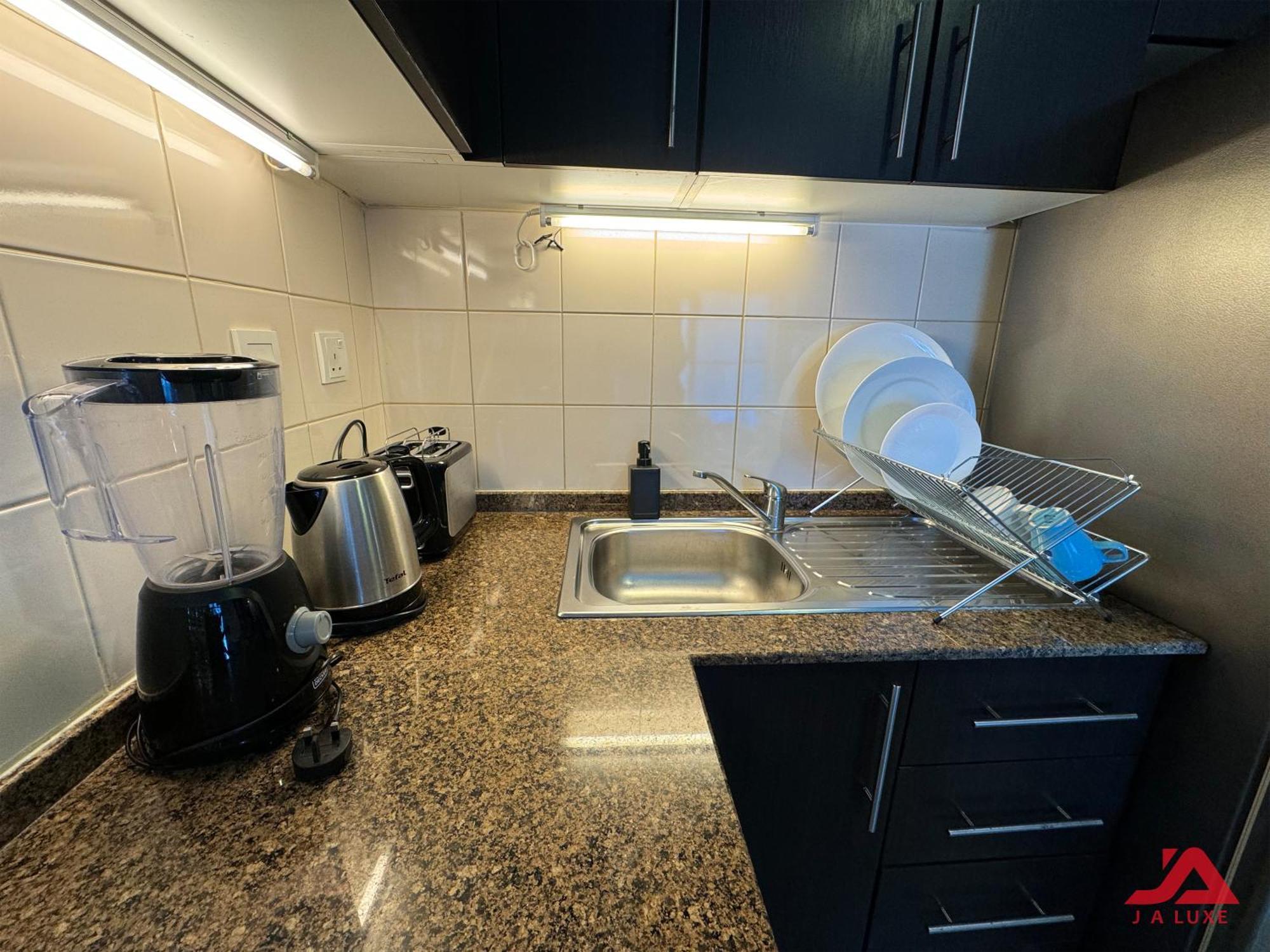 Apartamento Cozy Marina & Sea View In Bay Tower Marina With Modern Gym & Pool, Steps To & Metro Dubai