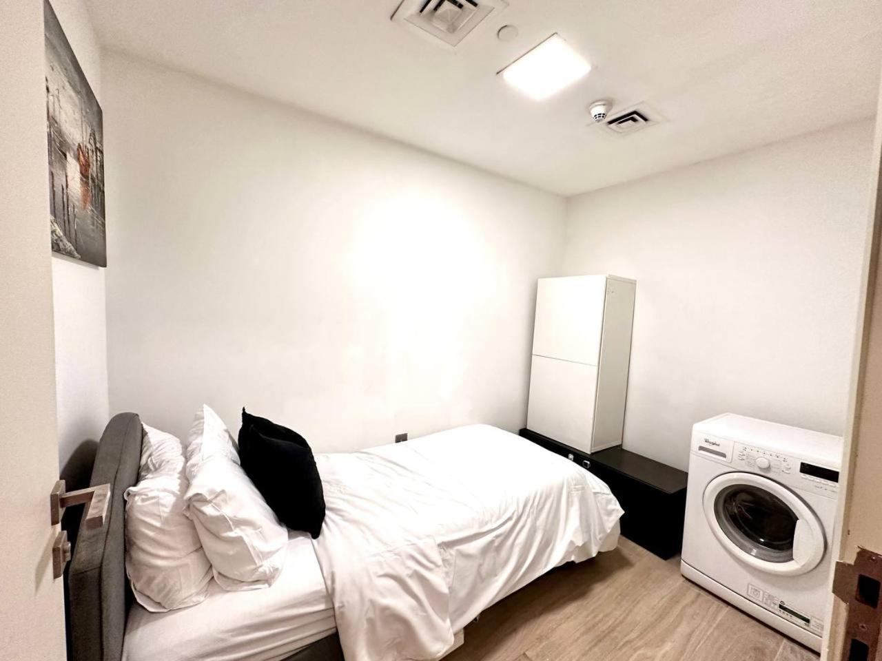 Amazing 1 Bedroom Maid In Laya In Jvc * Dubái