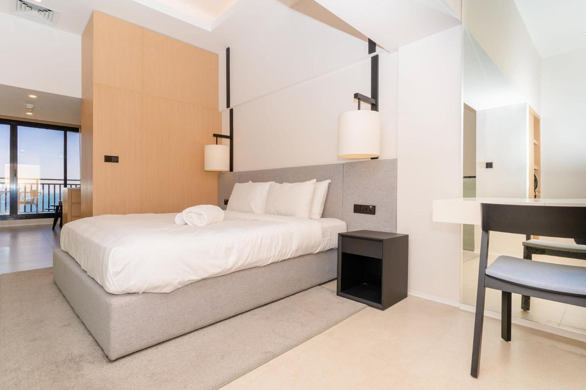 Luxfolio Retreats - Sea & Palm View - Royal Amwaj Dubai