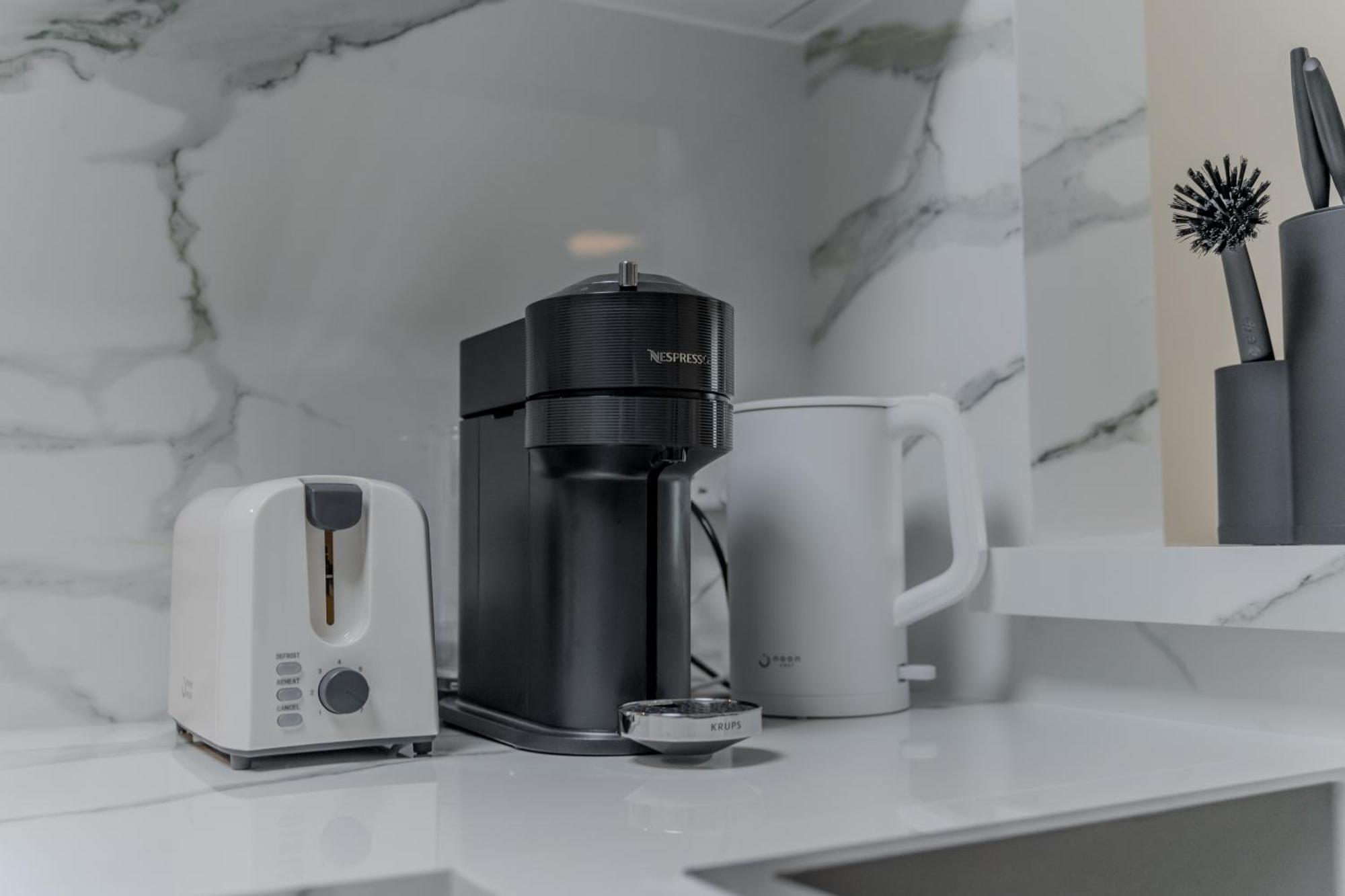 Apartamento Clever Guest Concorde Jlt Dubái