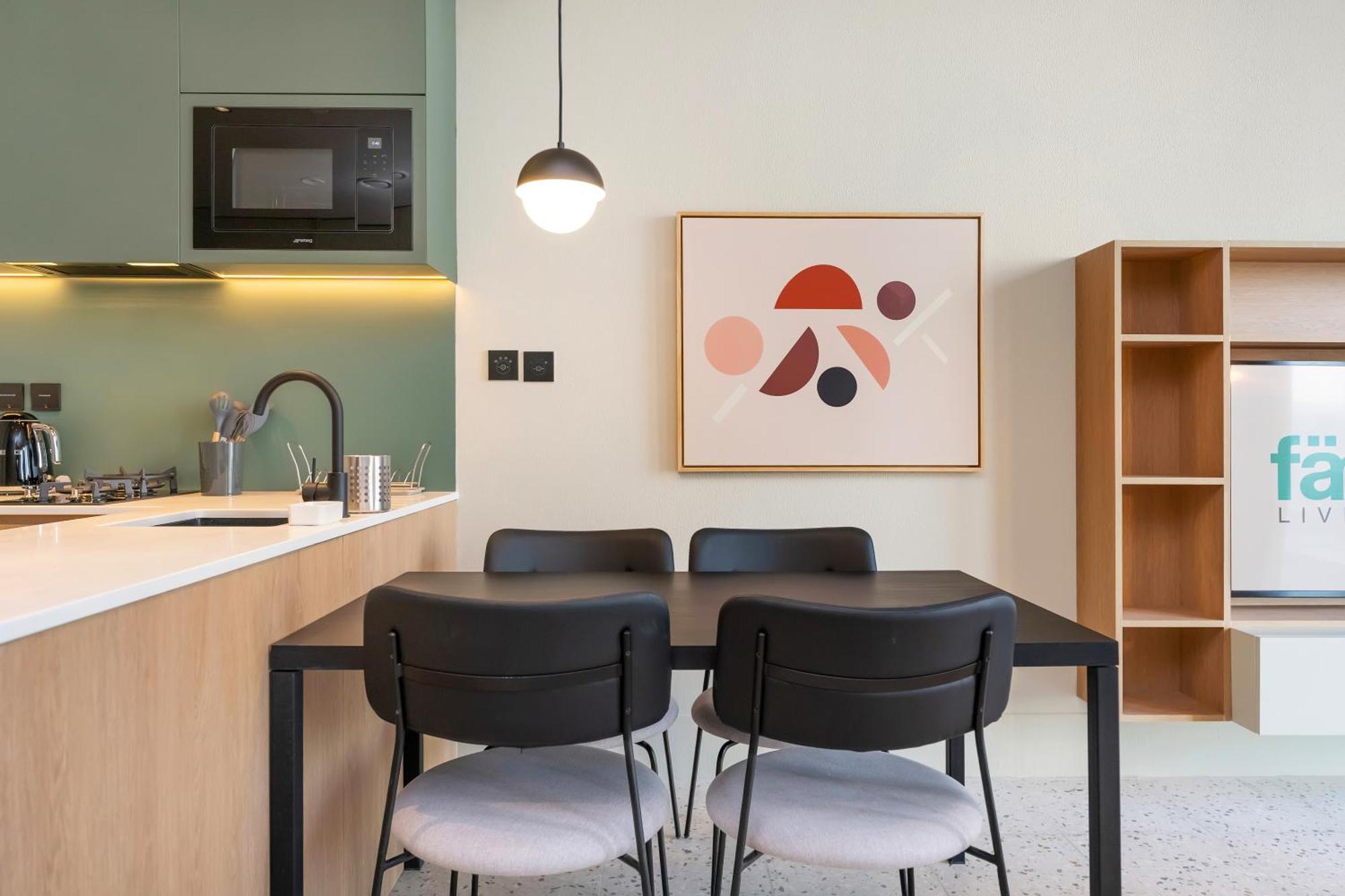 Fam Living - Upside Living - Wfh Friendly-business Bay Dubái