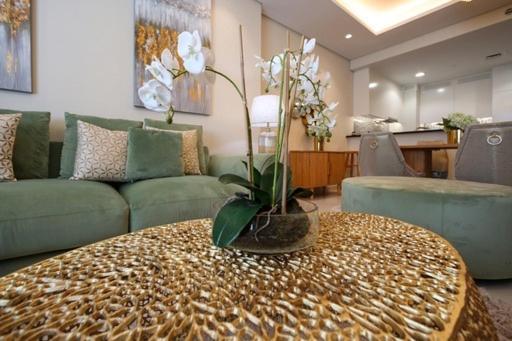 Luxurious One Bedroom Appartement *