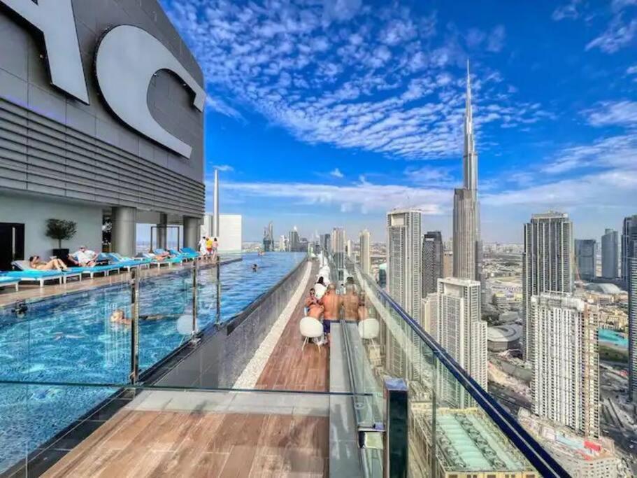 Luxurious One Bedroom Appartement *