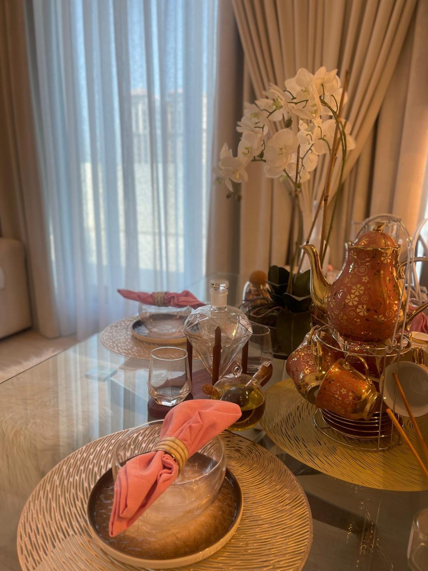Apartemen Burj Khalifa View Ensuite King Bedroom In A 2 Bedroom Mall 8mins *
