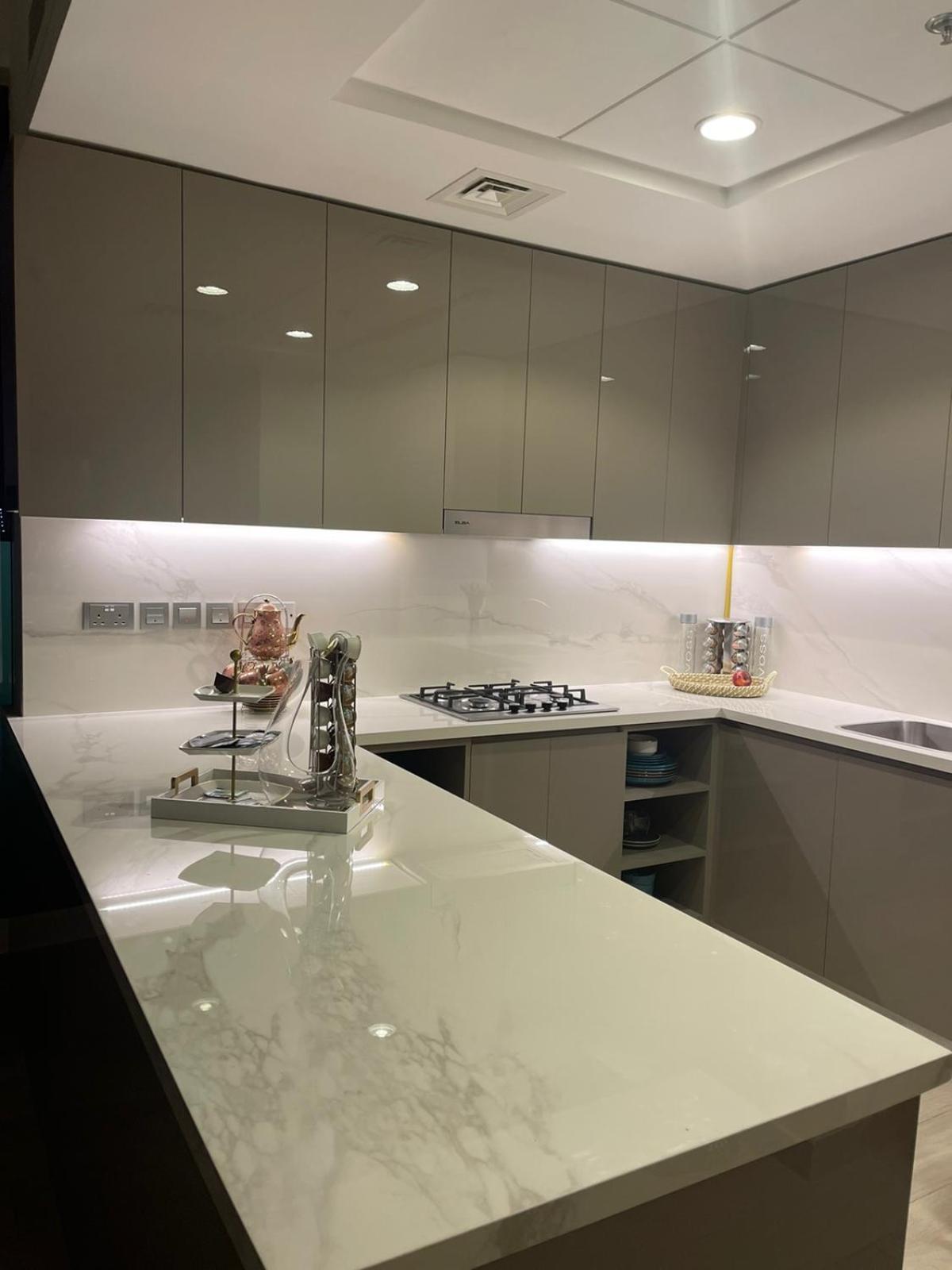 Burj Khalifa View Ensuite King Bedroom In A 2 Bedroom Mall 8mins Apartemen