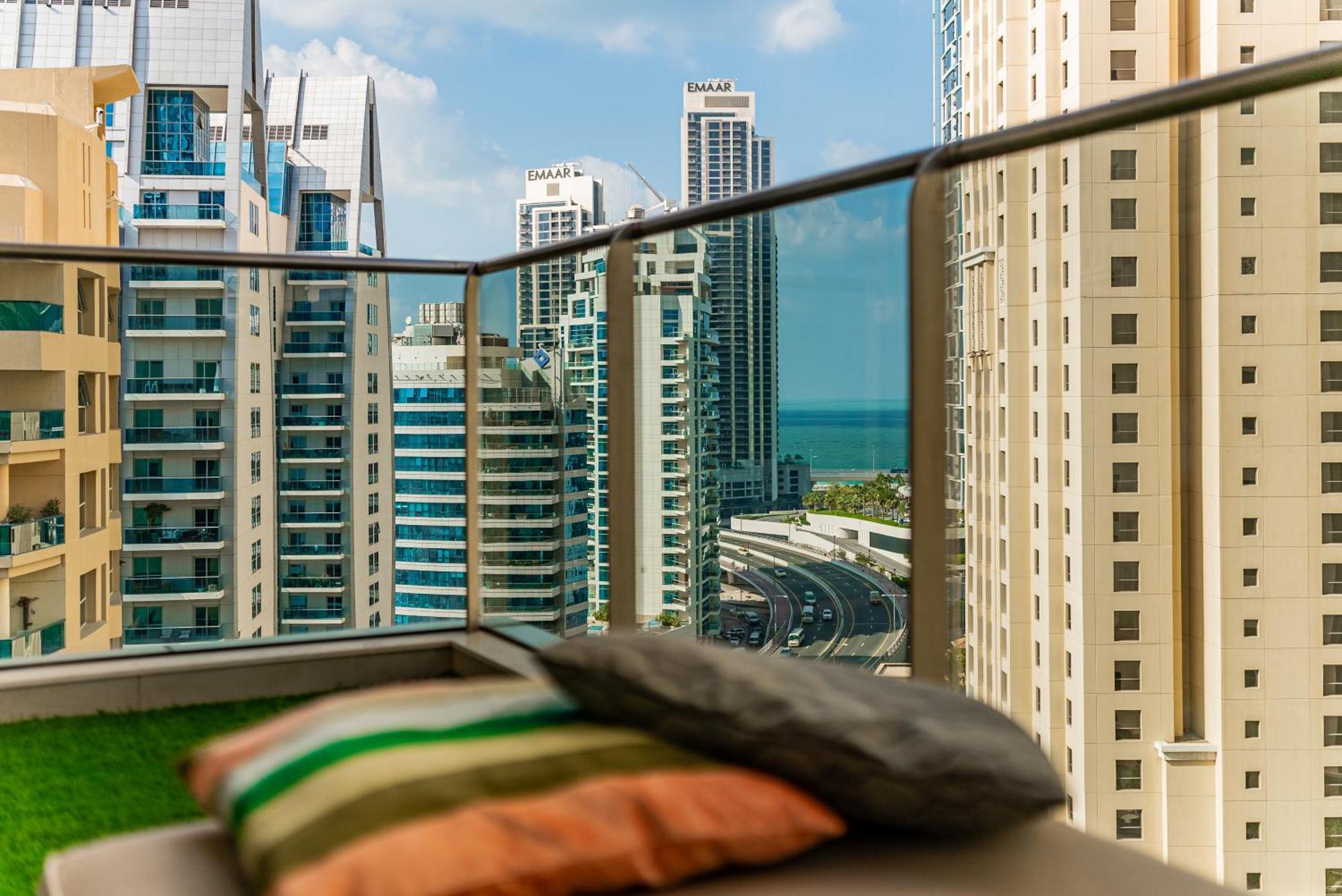 Luxe 1br In Sparkle Towers - 2 Balconies And Marina Views Lägenhet Dubai