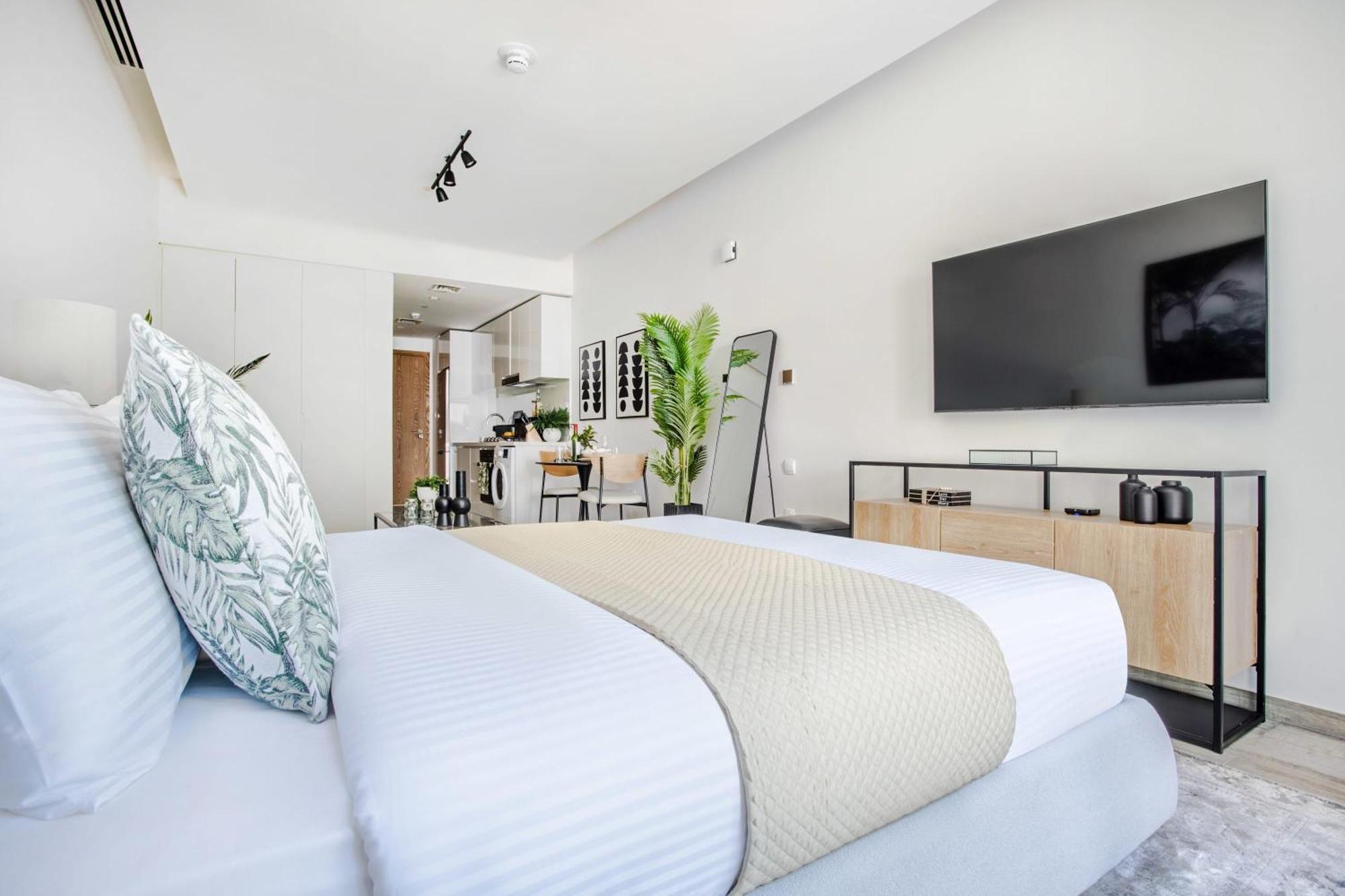 Frank Porter - Ahad Residences * Dubaï