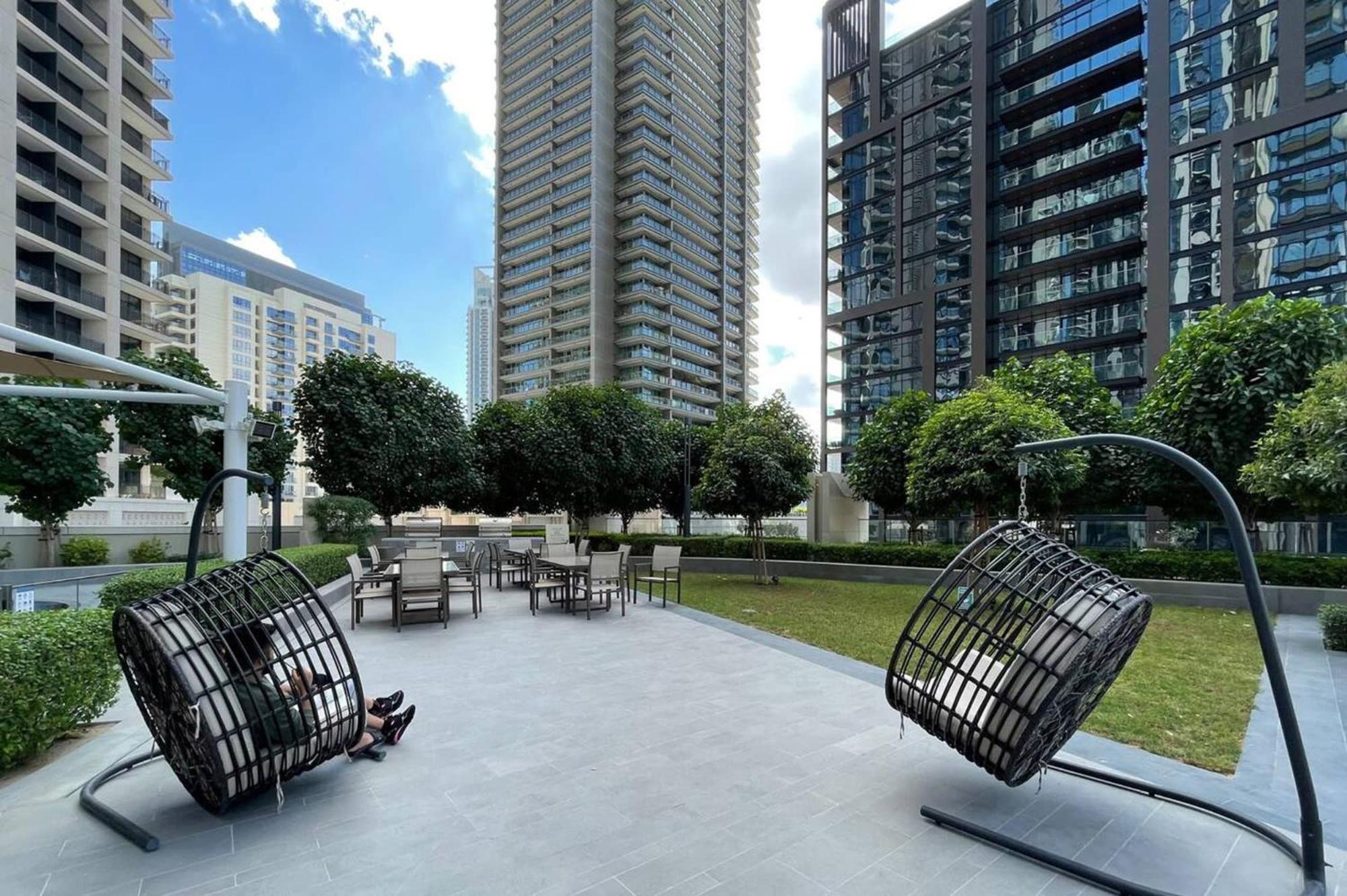 Downtown 1 Bed With Views Apartment *