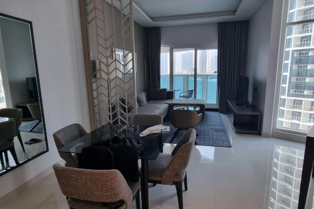 Apartemen Beautiful 1 Bed Damac Prive *