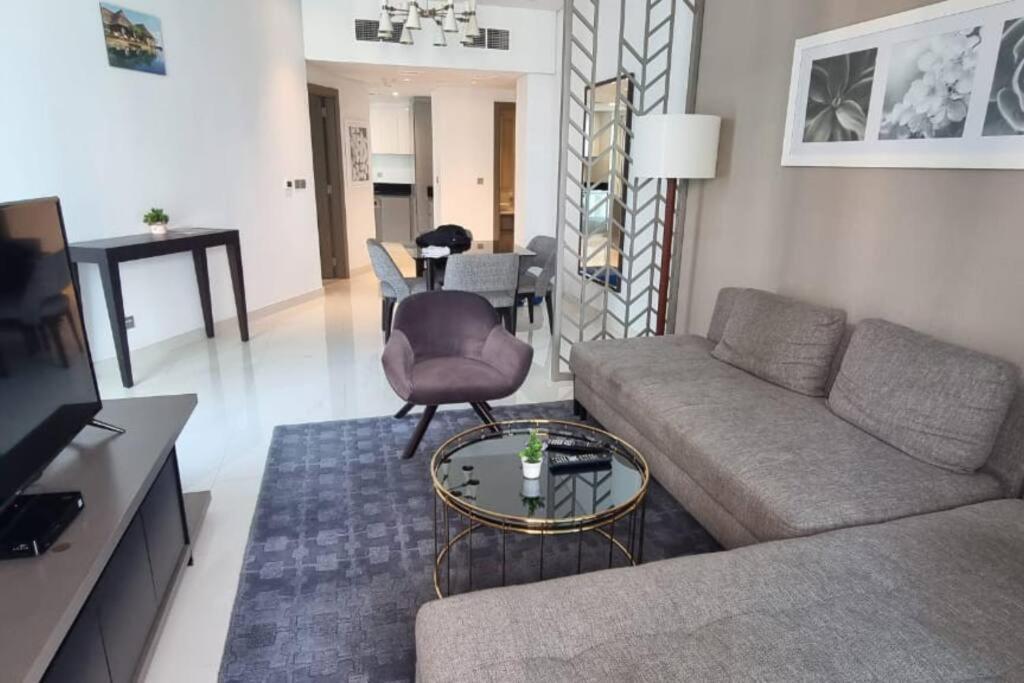 Apartemen Beautiful 1 Bed Damac Prive Dubai