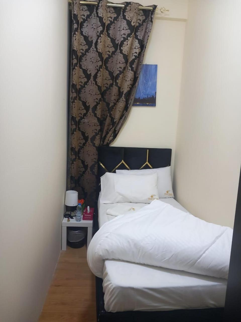 Four Stars Dubai