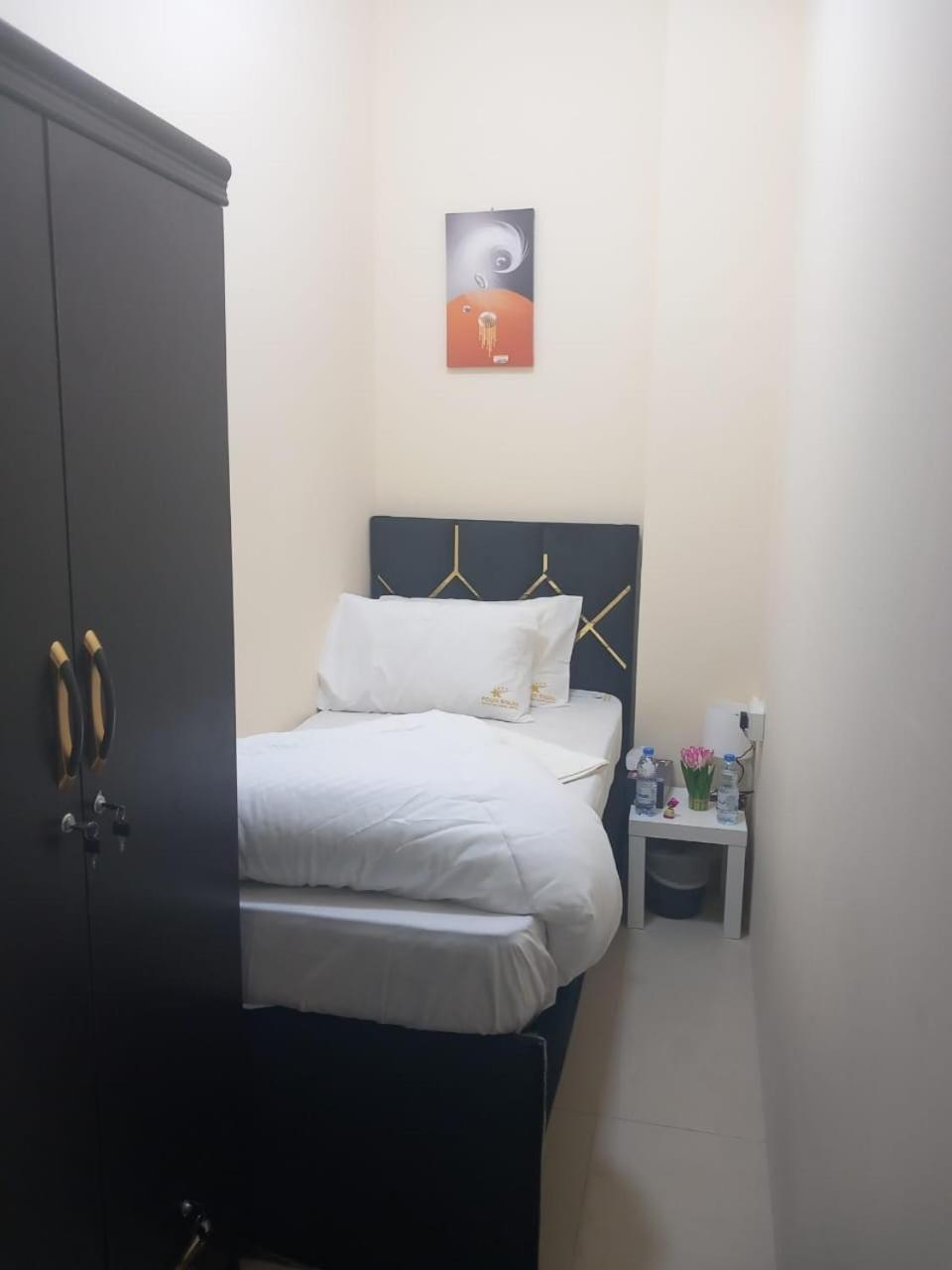 Four Stars Ostello