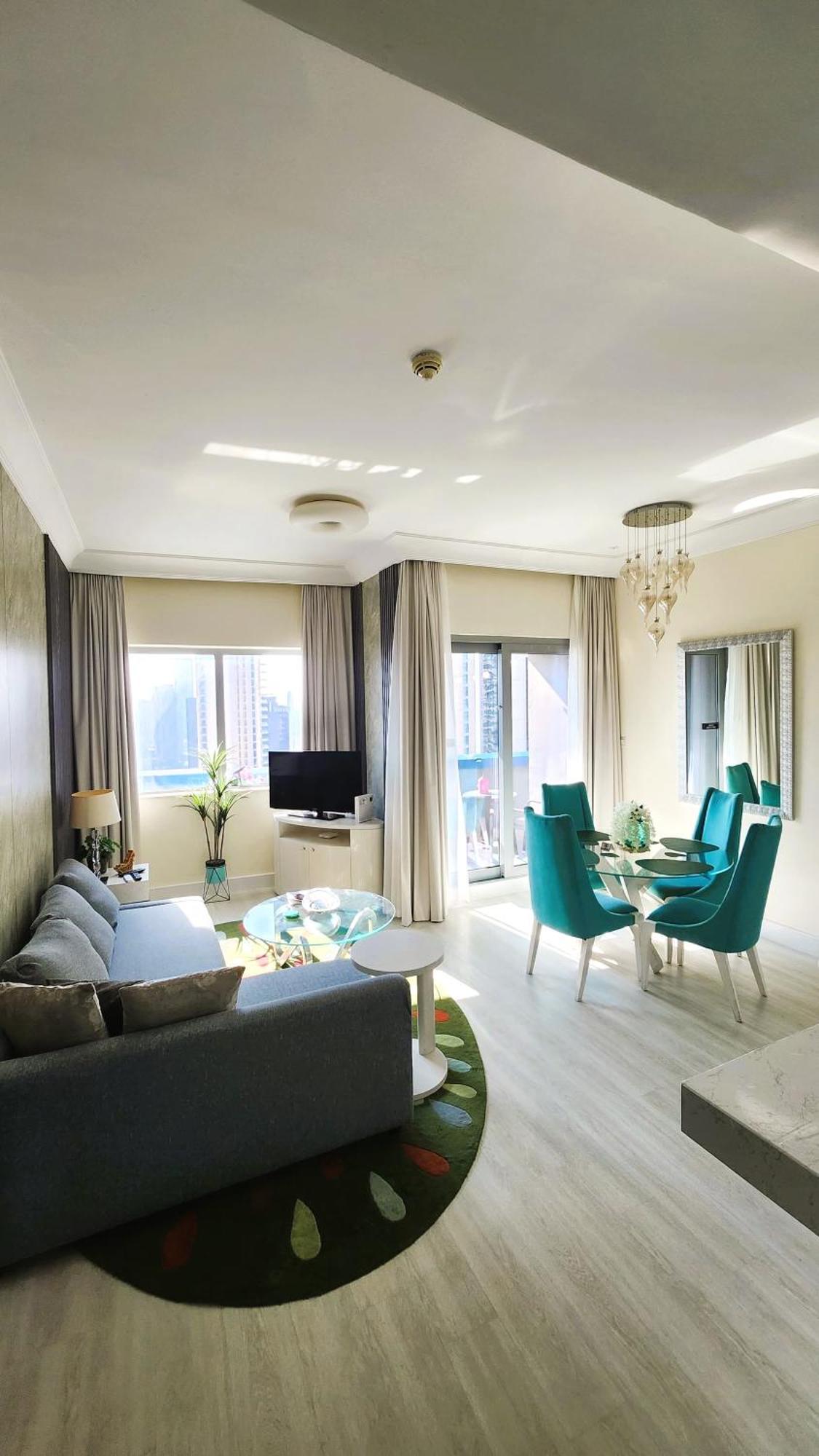 Elegant With Burj Khalifa View, Downtown Apartment Dubai