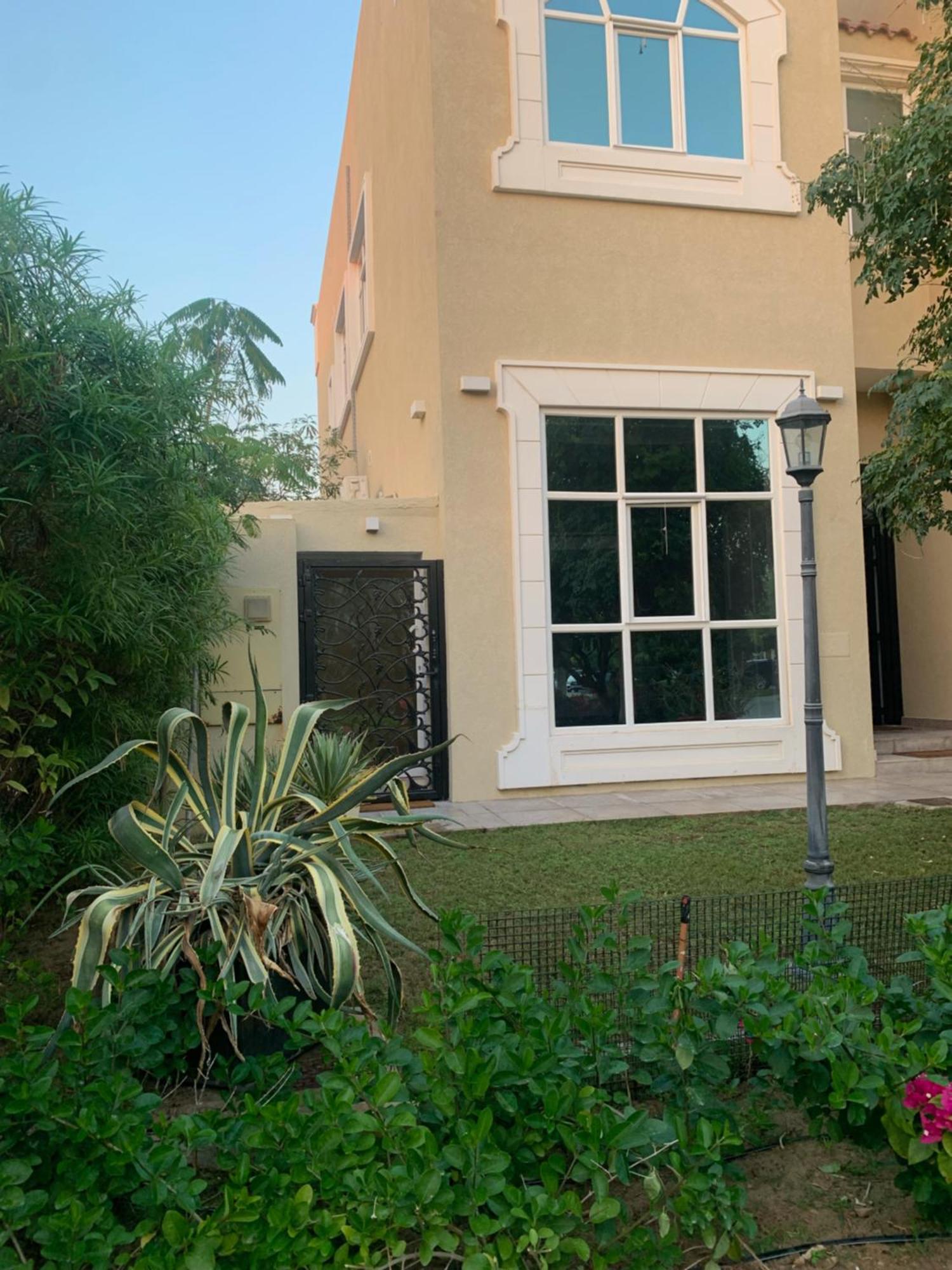 Silent Cozy And Fully Furnished * Dubaï