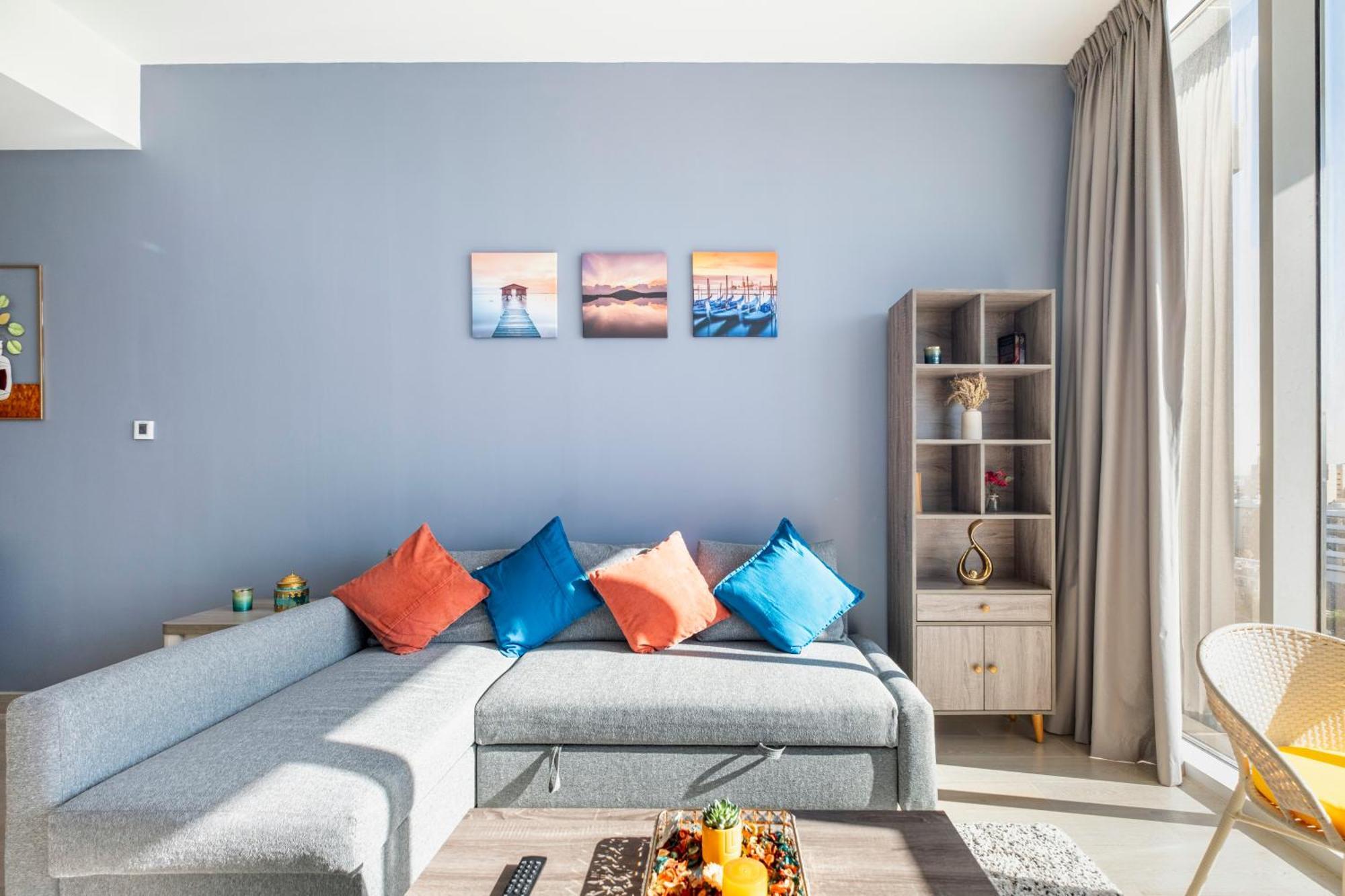 Dreamland 1br For 4, King Bed, Pool, Sauna, Gym, Free Parking Apartemen Dubai
