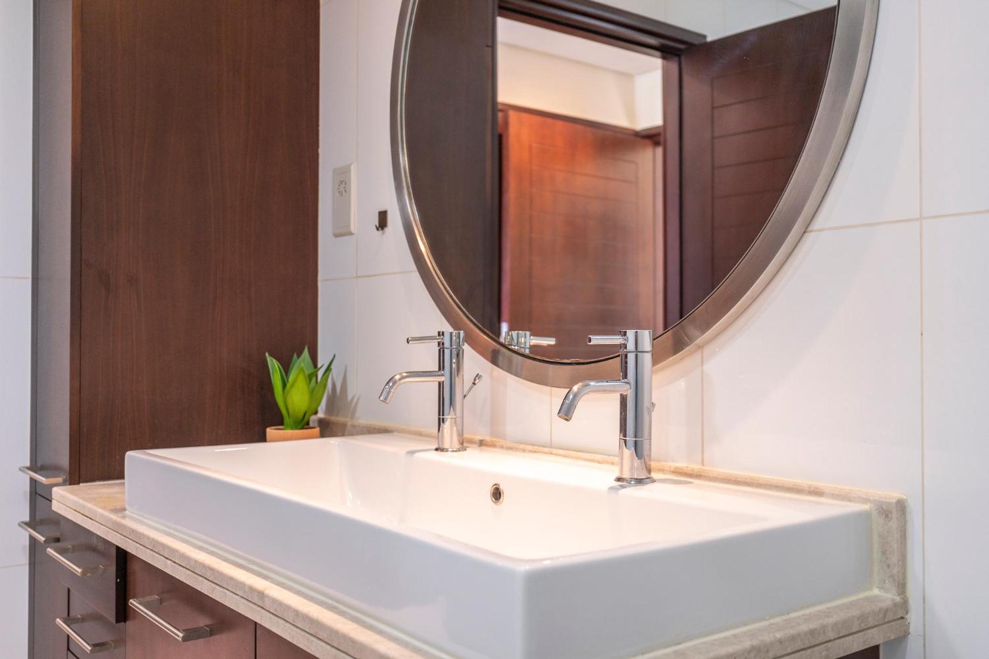 Cosy & Spacious 2 Bedroom L Magical Boulevard View L By Burj & Mall I Pool I Gym I Family Friendly Apartamento *