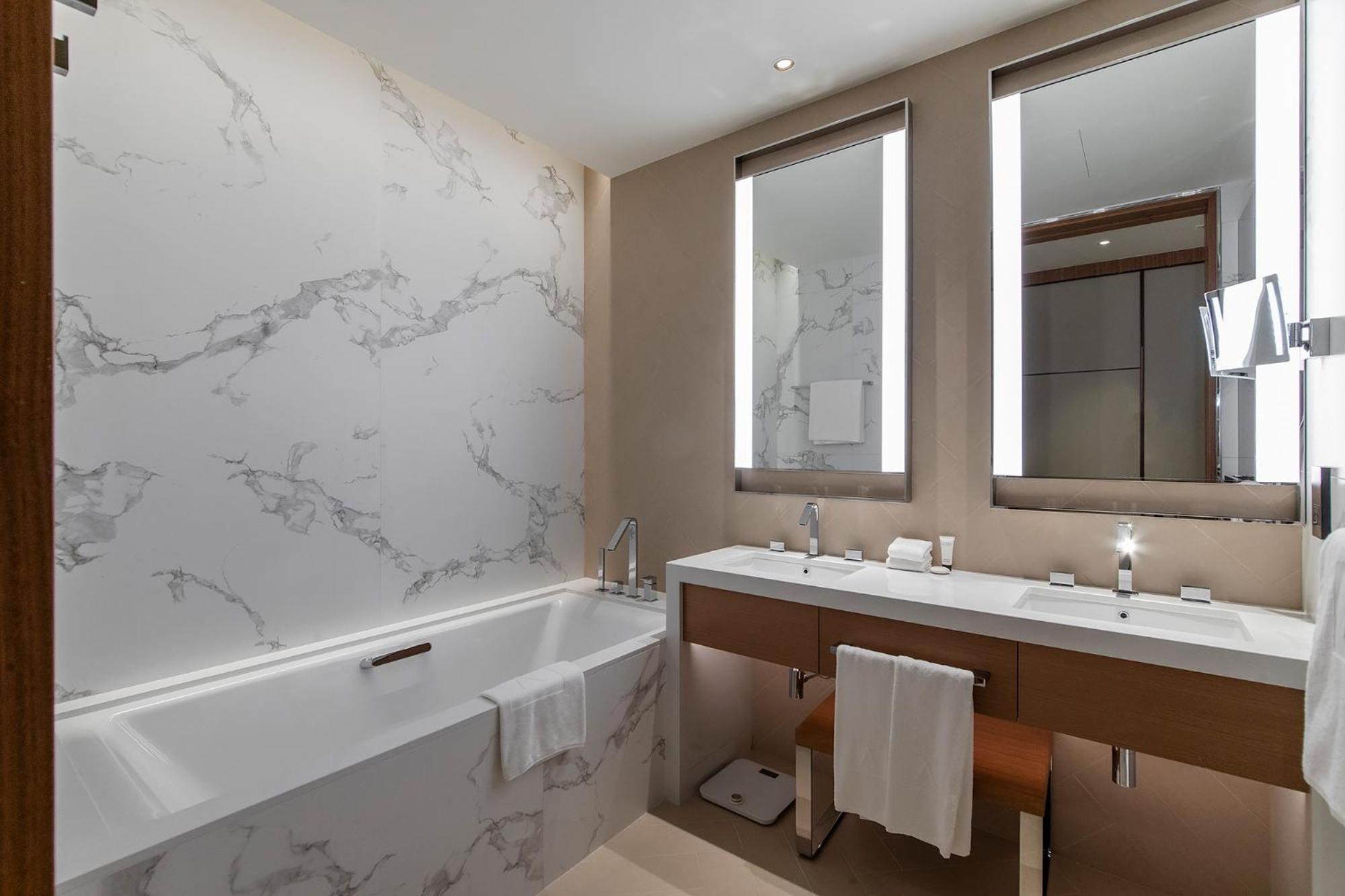 Deluxe 2br With Full Burj Khalifa And Fountain View Apartamento