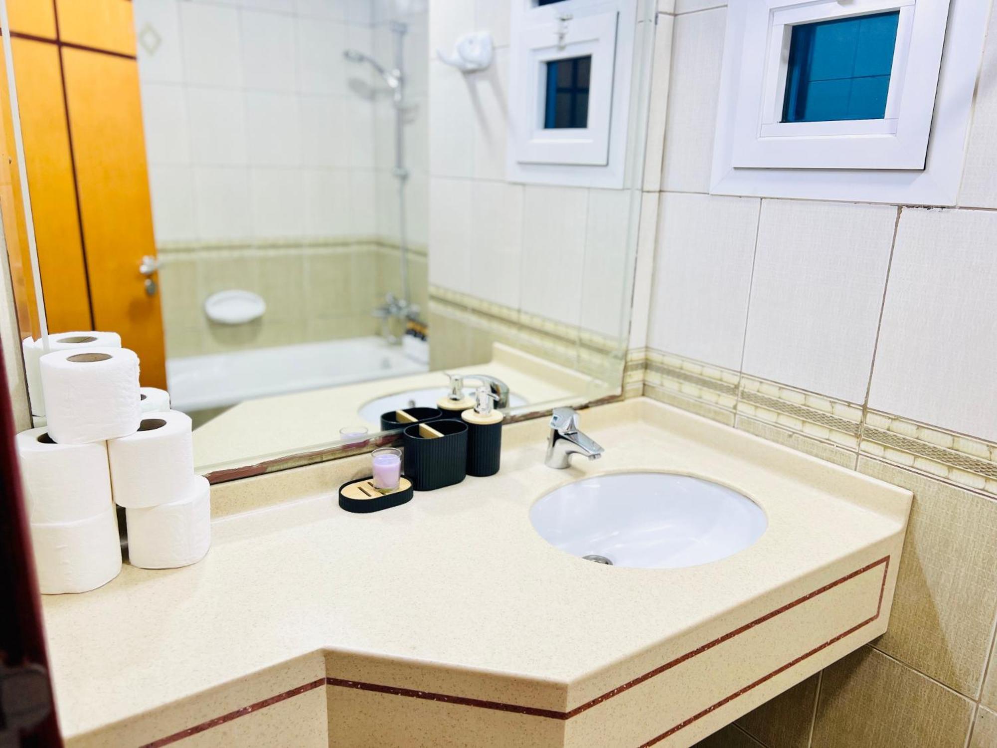 Cozy 1 Bedroom In By Al Ghaimah Homes Dubái