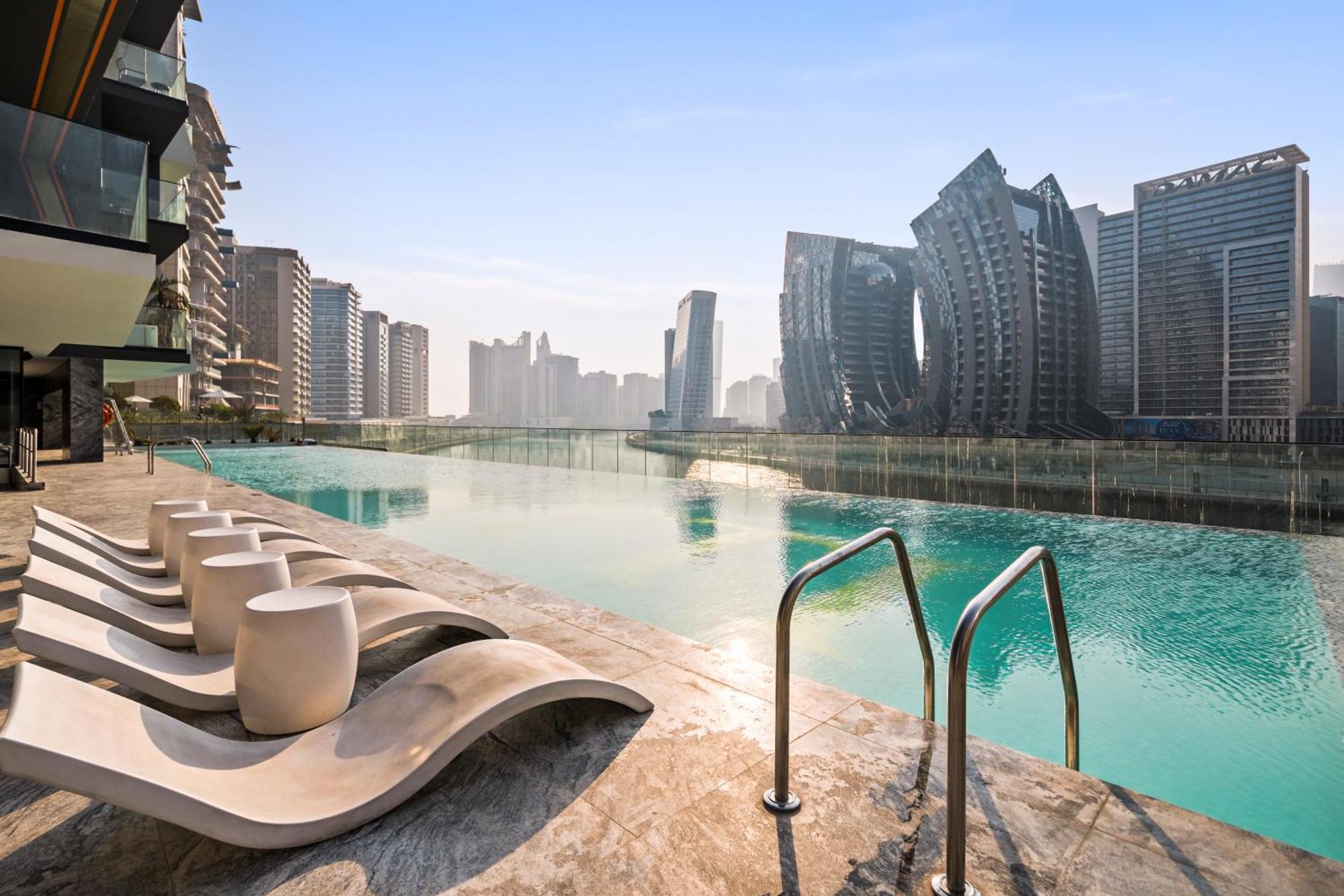 Business Bay With Stunning Views Apartemen