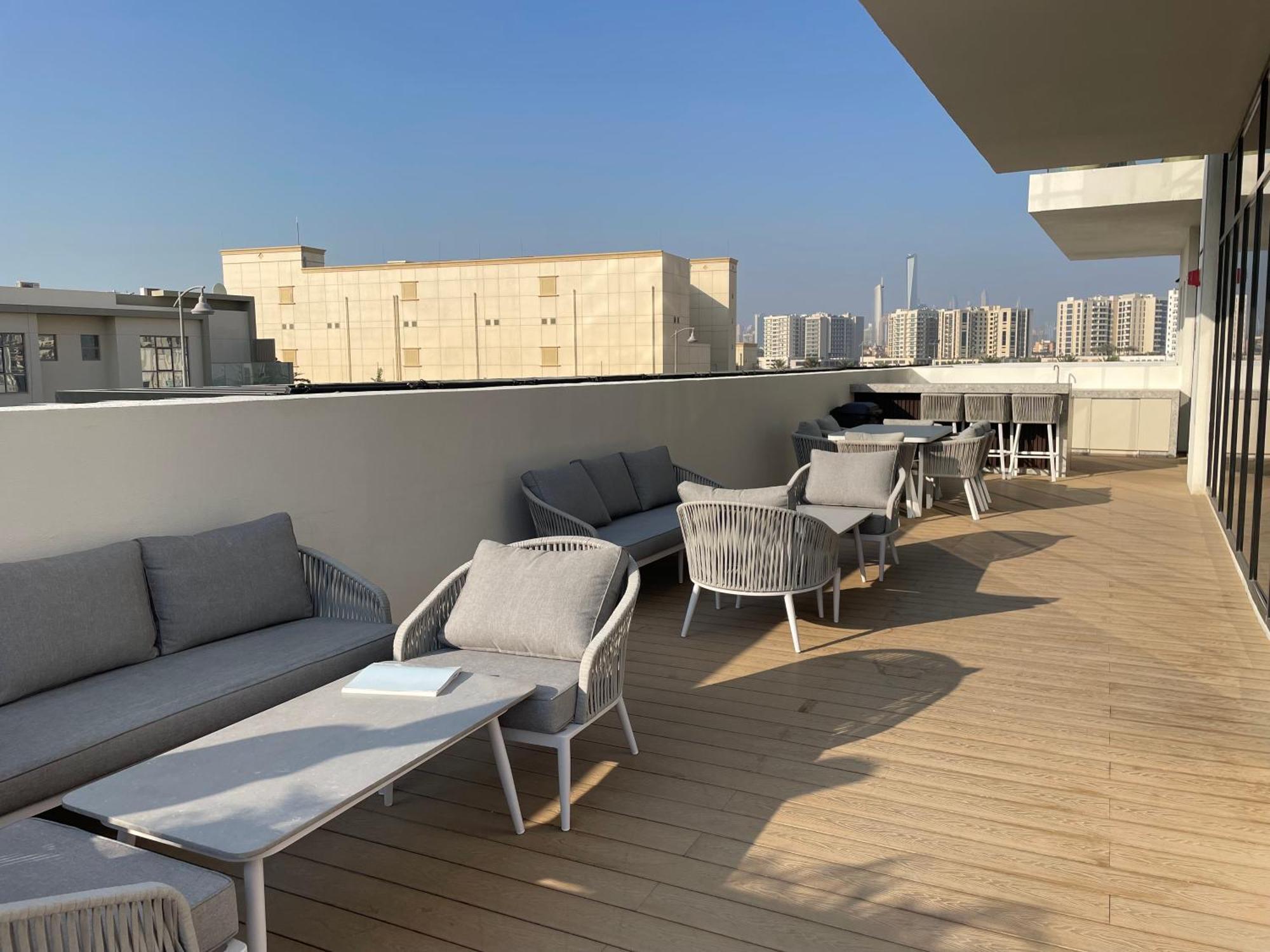 Cozy With Pool - 10 Mins From Marina Appartamento Dubai