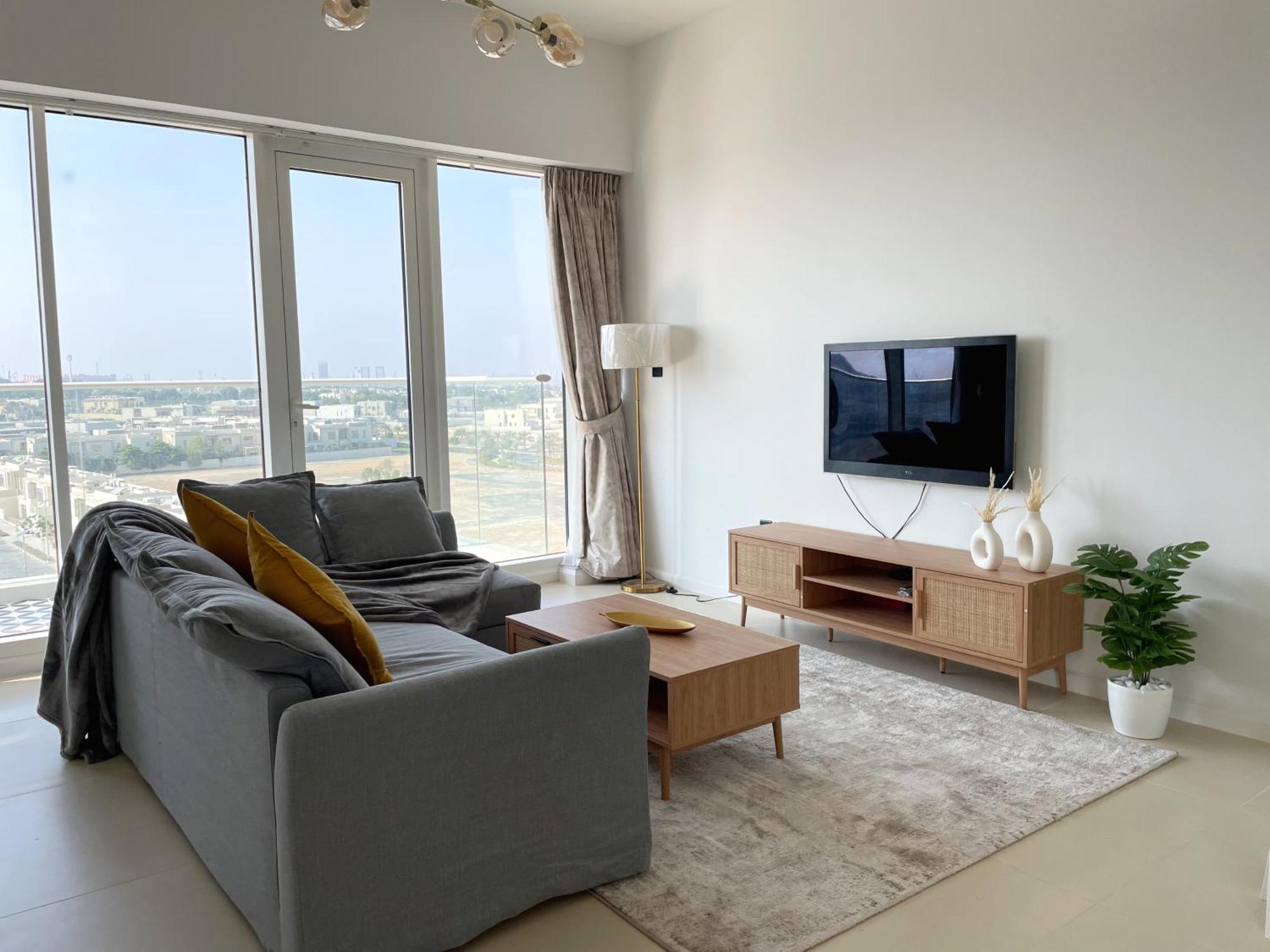 Cozy With Pool - 10 Mins From Marina * Dubai