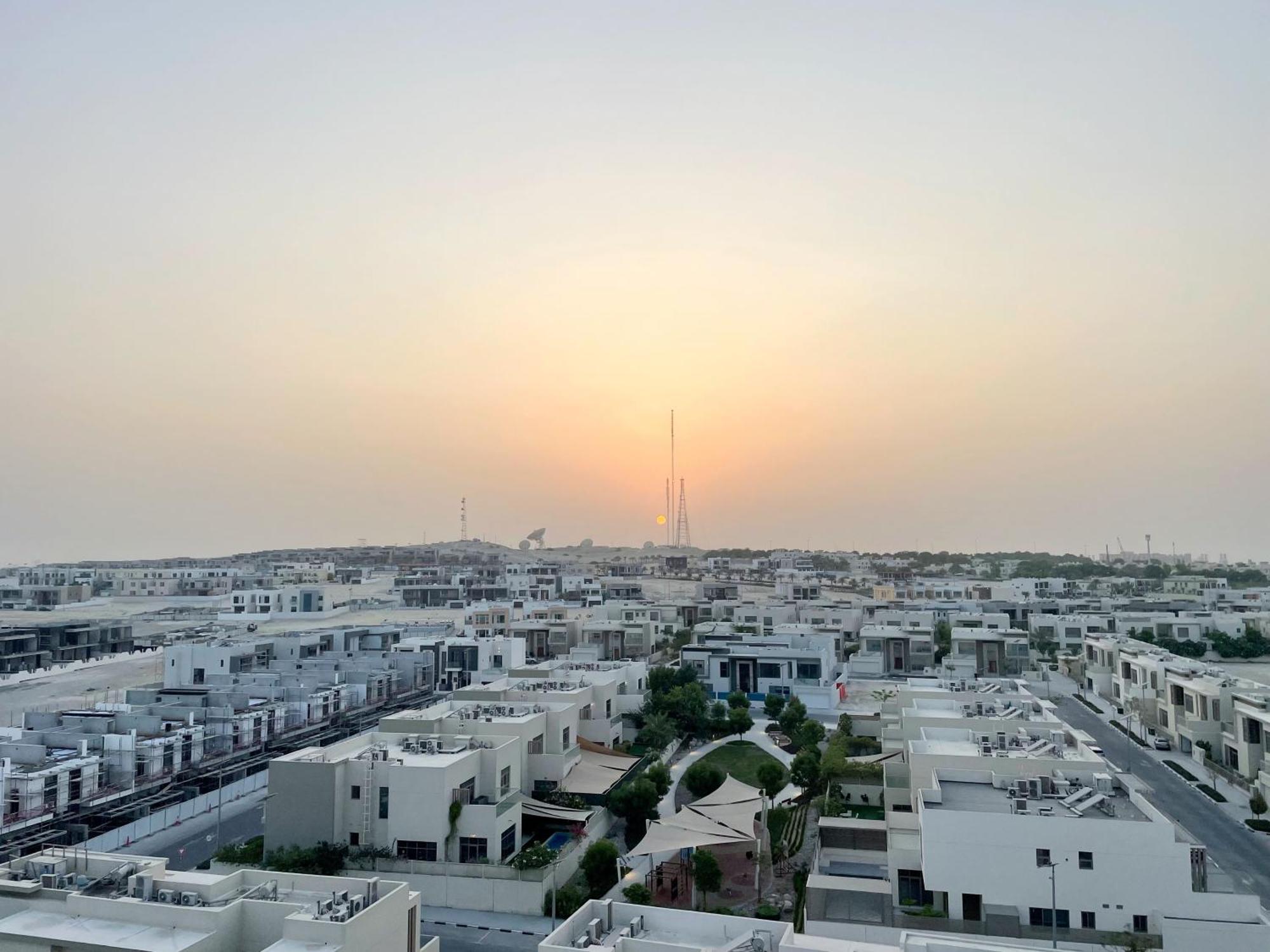 Cozy With Pool - 10 Mins From Marina Appartamento Dubai