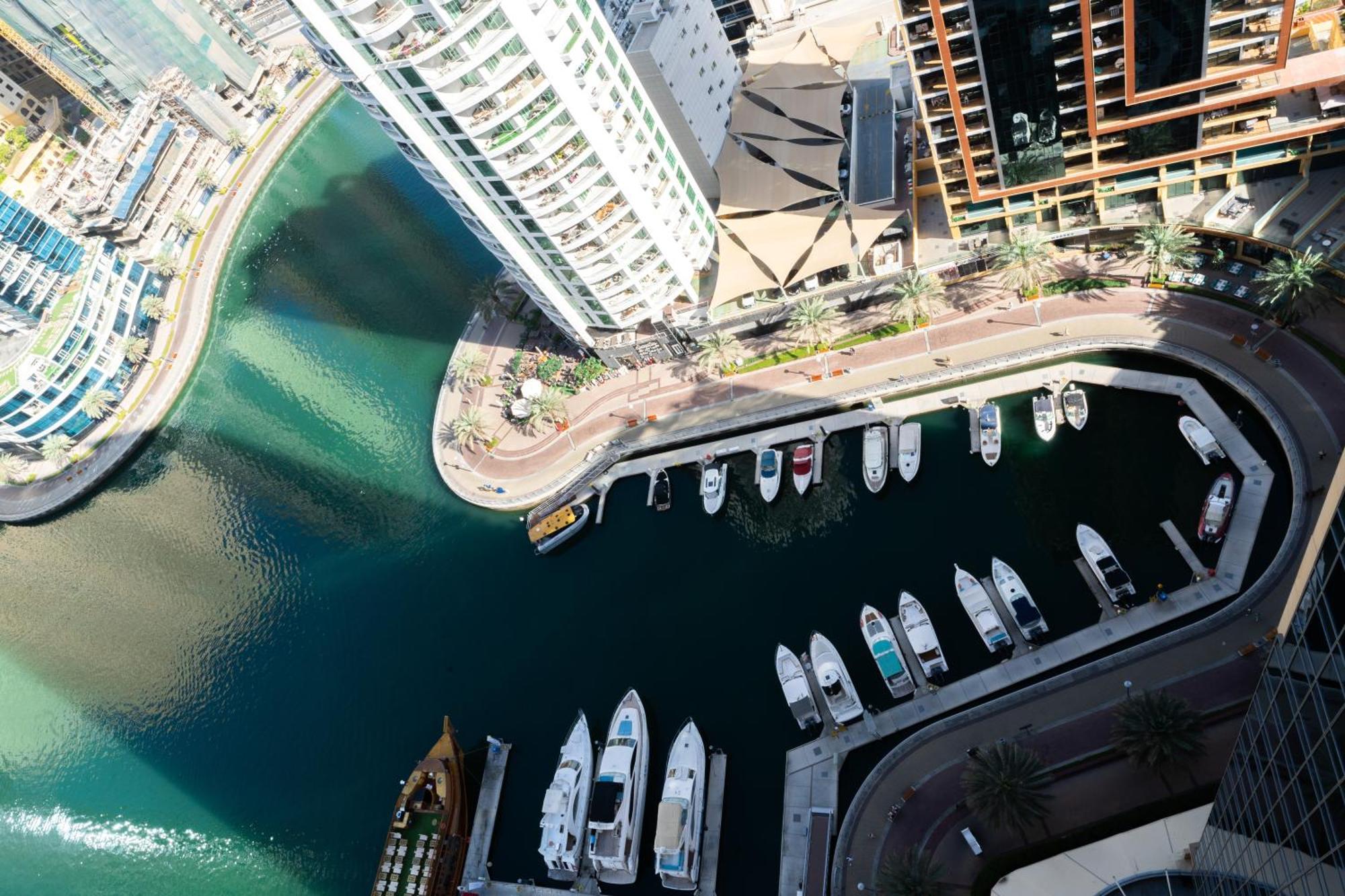 Spacious, Modern In Marina * Dubaï