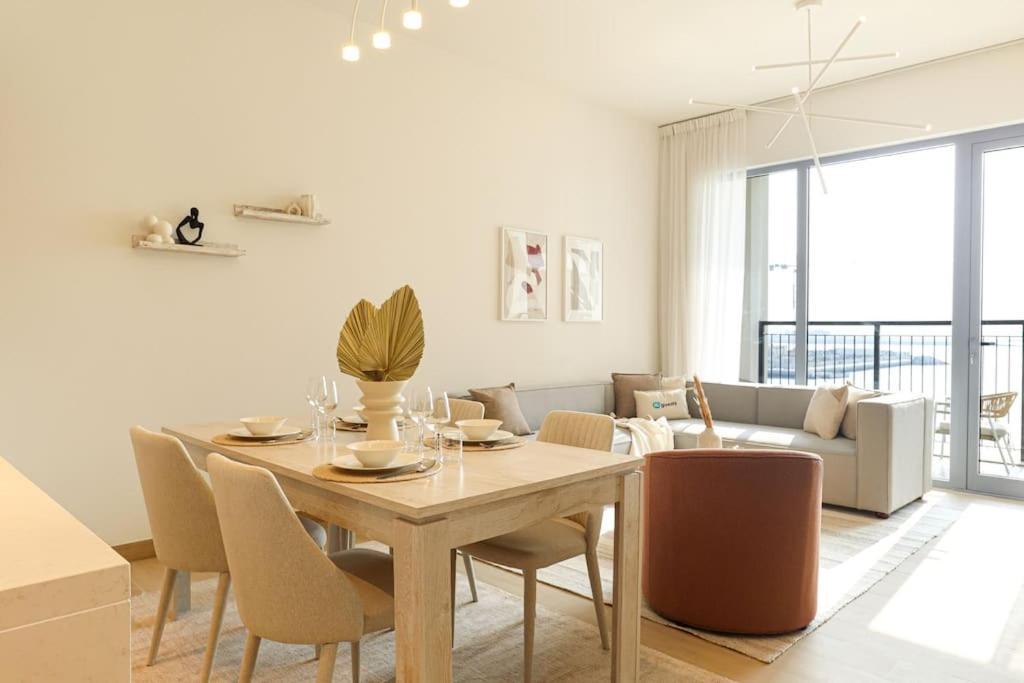 Higuests - Dream Vacation In La Rive 1 Dubai