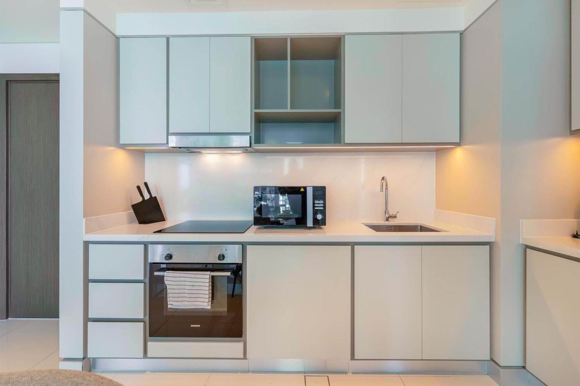 Apartamento Fam Living - Beachfront Getaway In Emaar Beachfront - Private Access And Luxury Amenities *