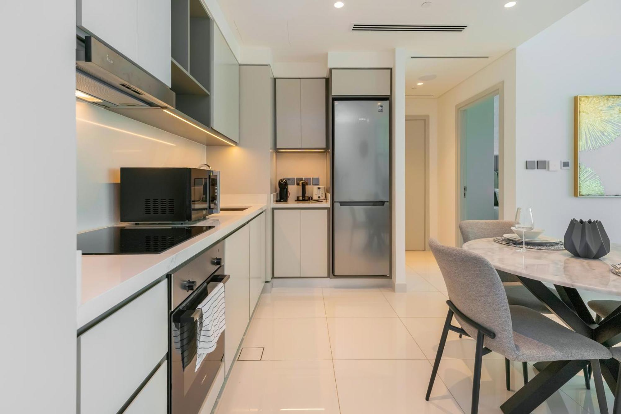 Apartamento Fam Living - Beachfront Getaway In Emaar Beachfront - Private Access And Luxury Amenities Dubái